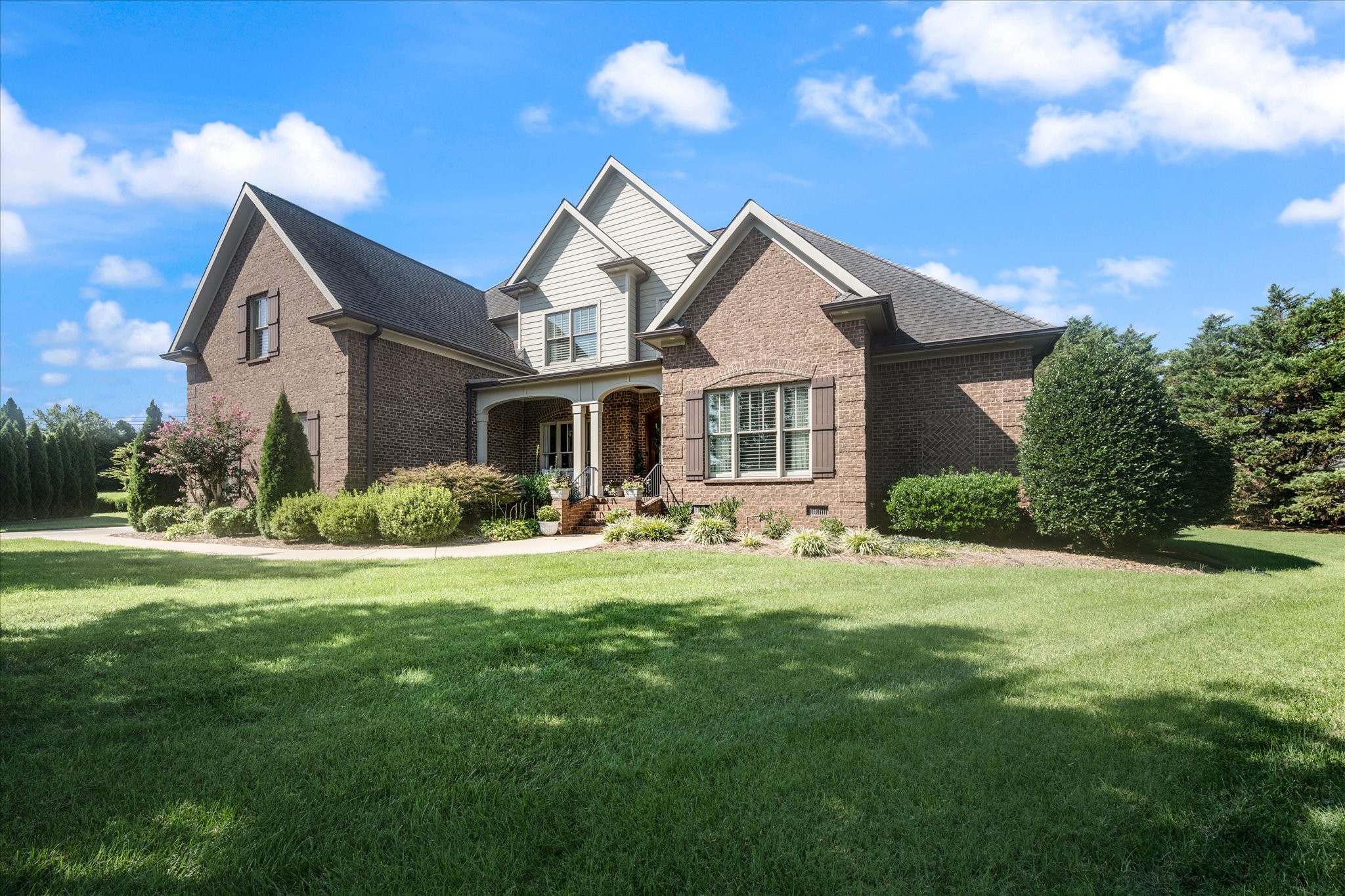1017 Rosebud Ct Property Photo 1
