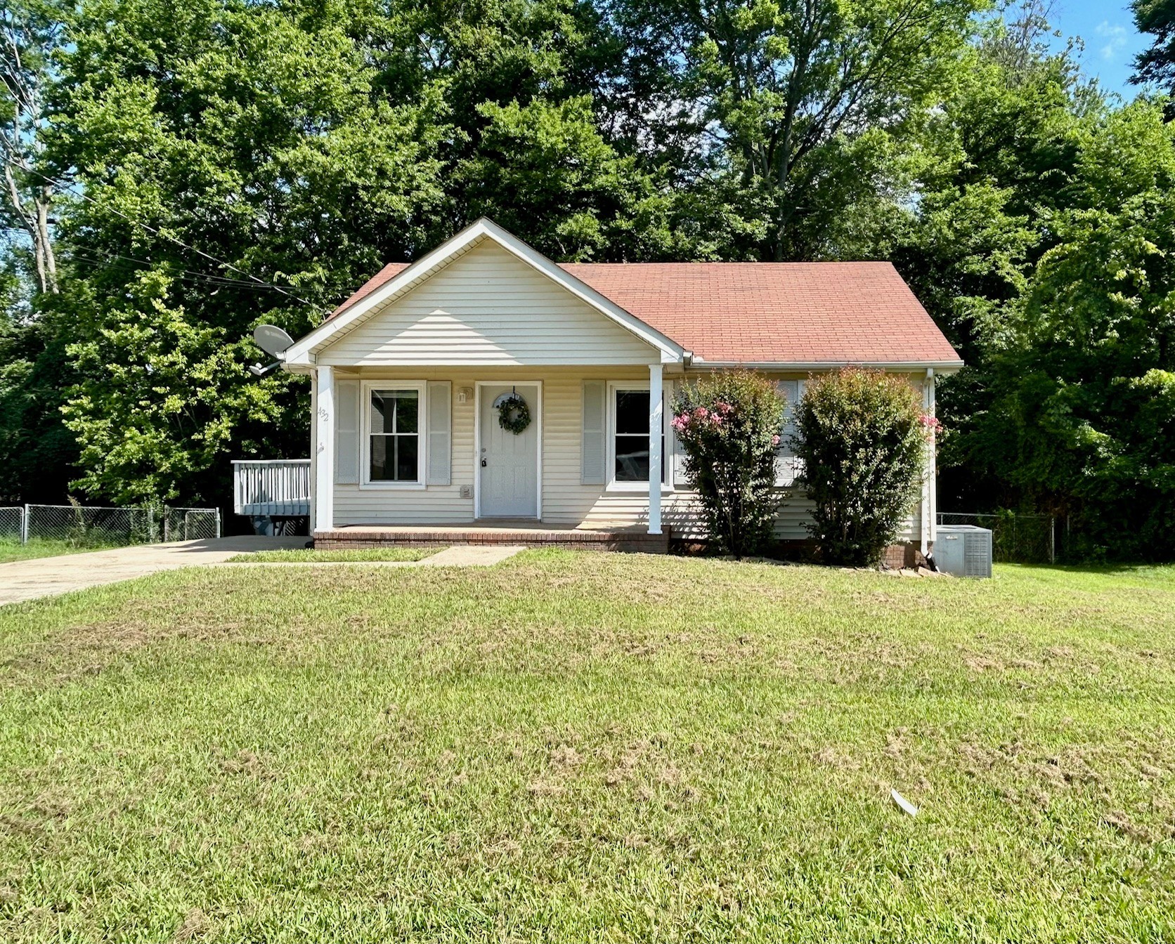 432 Sideline Dr Property Photo 1