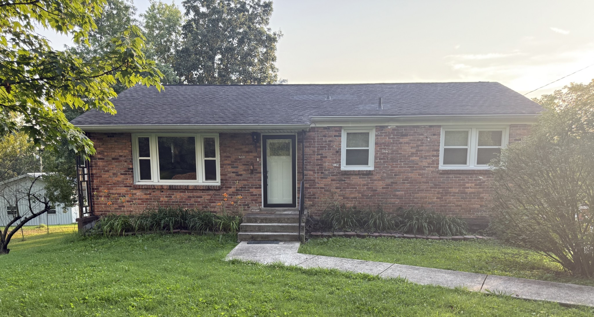 512 Vinson Dr Property Photo 1