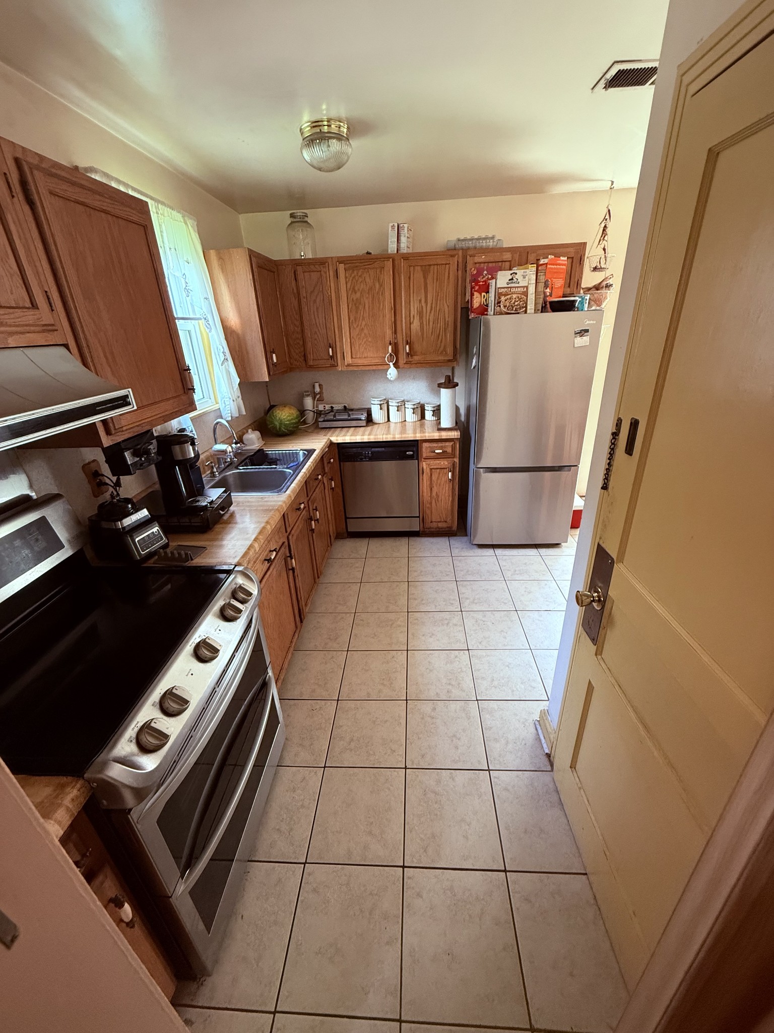 512 Vinson Dr Property Photo 6