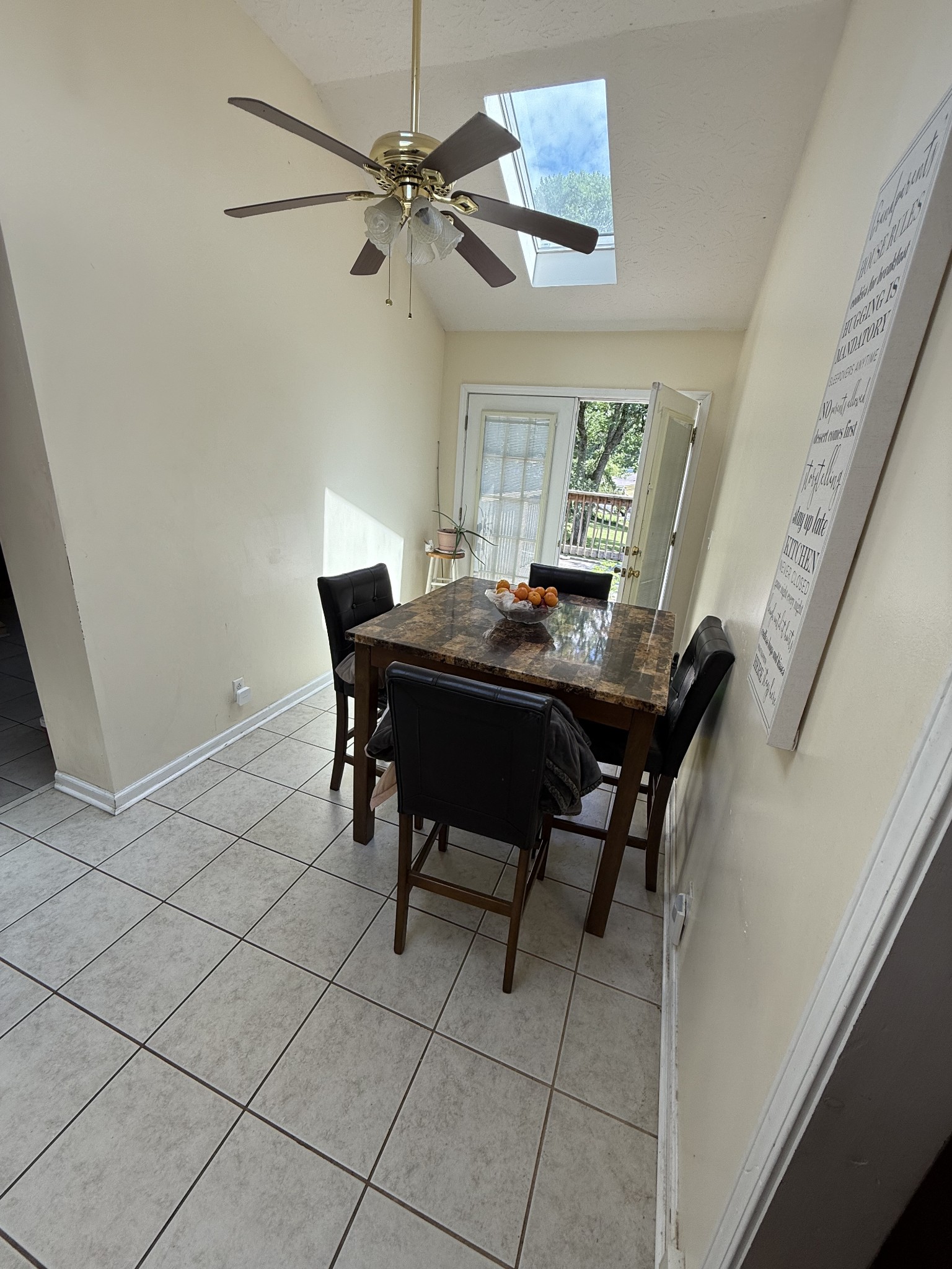 512 Vinson Dr Property Photo 11