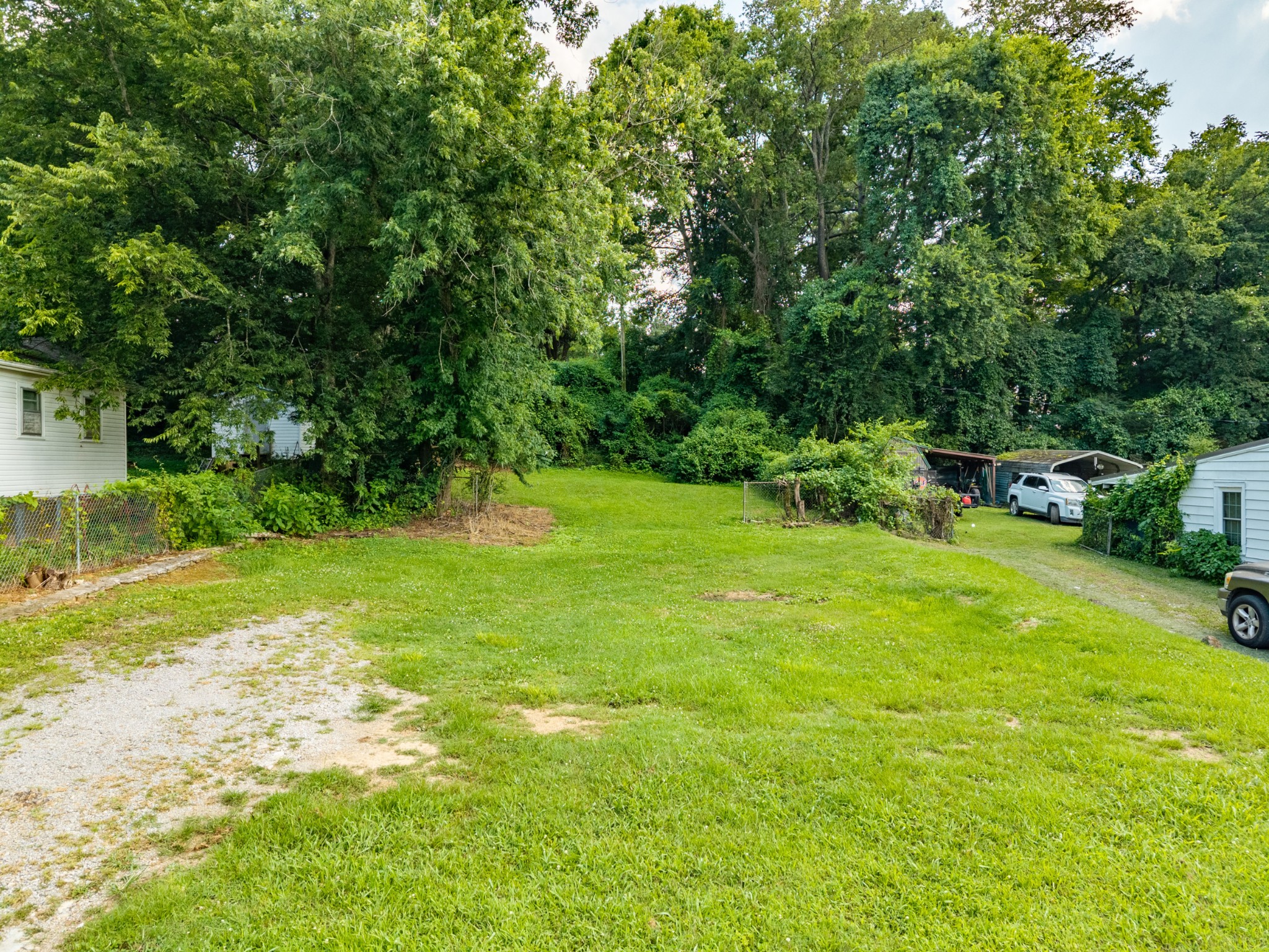 1002 College St, W Property Photo 5