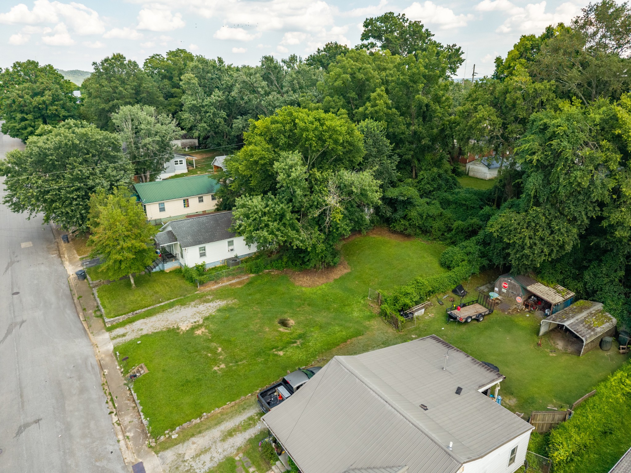 1002 College St, W Property Photo 8