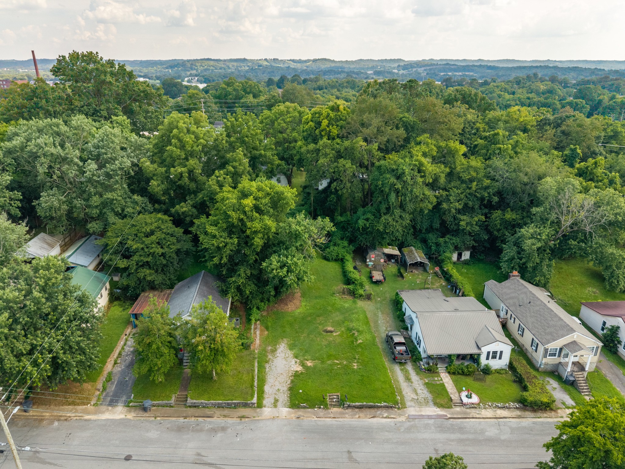 1002 College St, W Property Photo 9