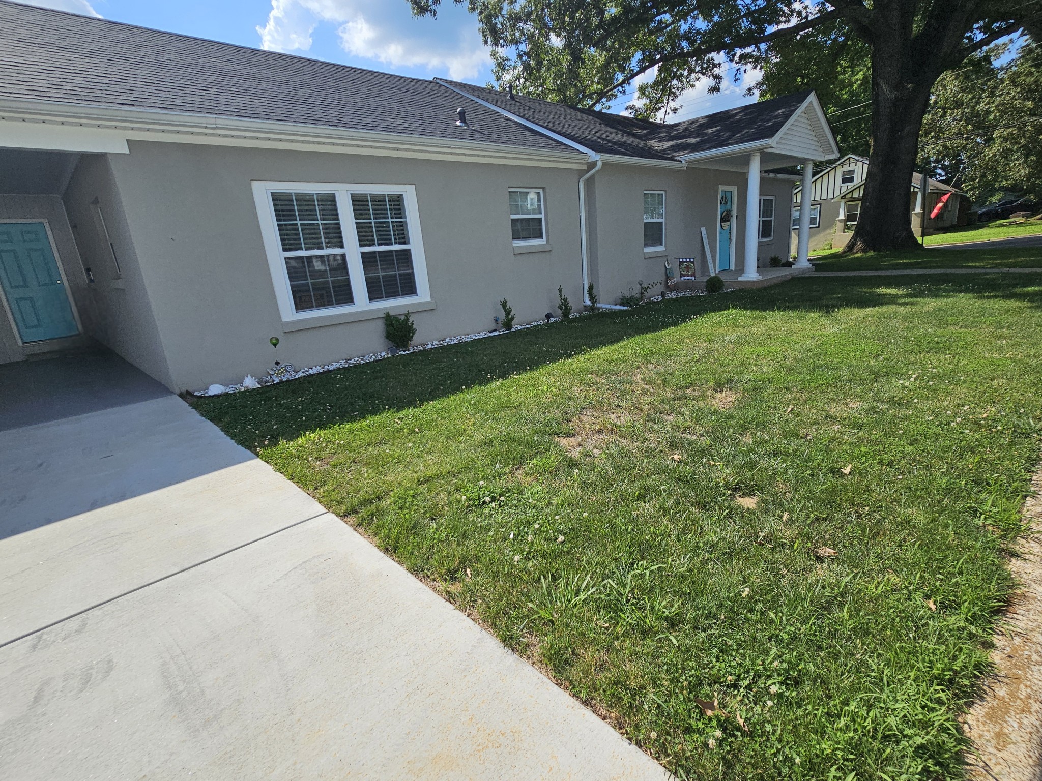 815 1st Ave Property Photo 2