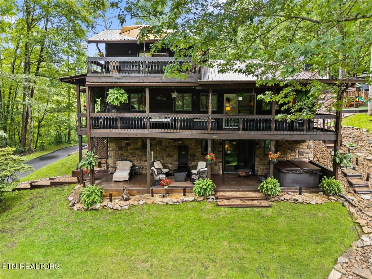 573 Hilltop Drive