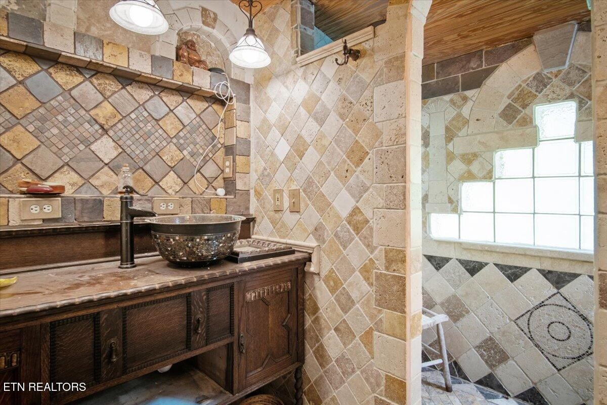103 Baltimore Drive Property Photo 27