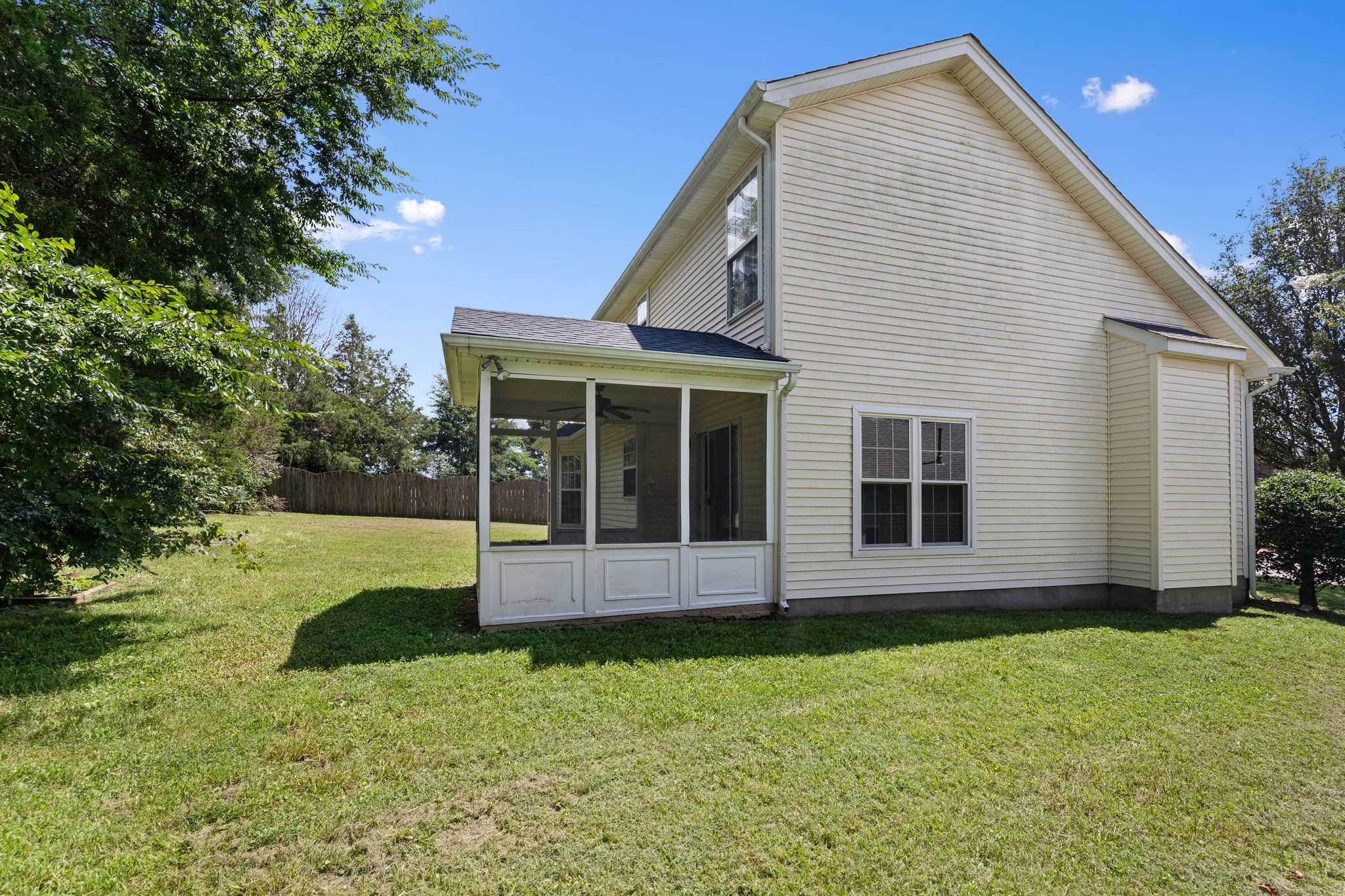 413 Ashby Pl Property Photo 29