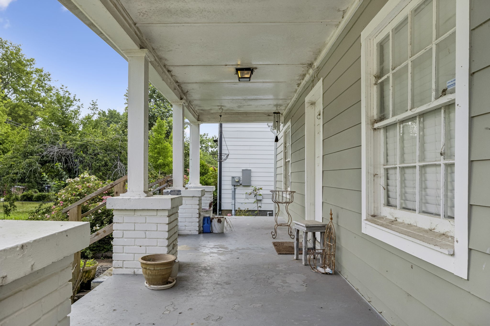 557 Moore Ave Property Photo 12