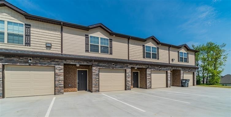 1611 Railton Ct Unit E Property Photo 1
