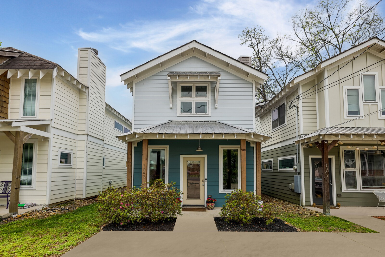 1042 Zophi St Property Photo 1