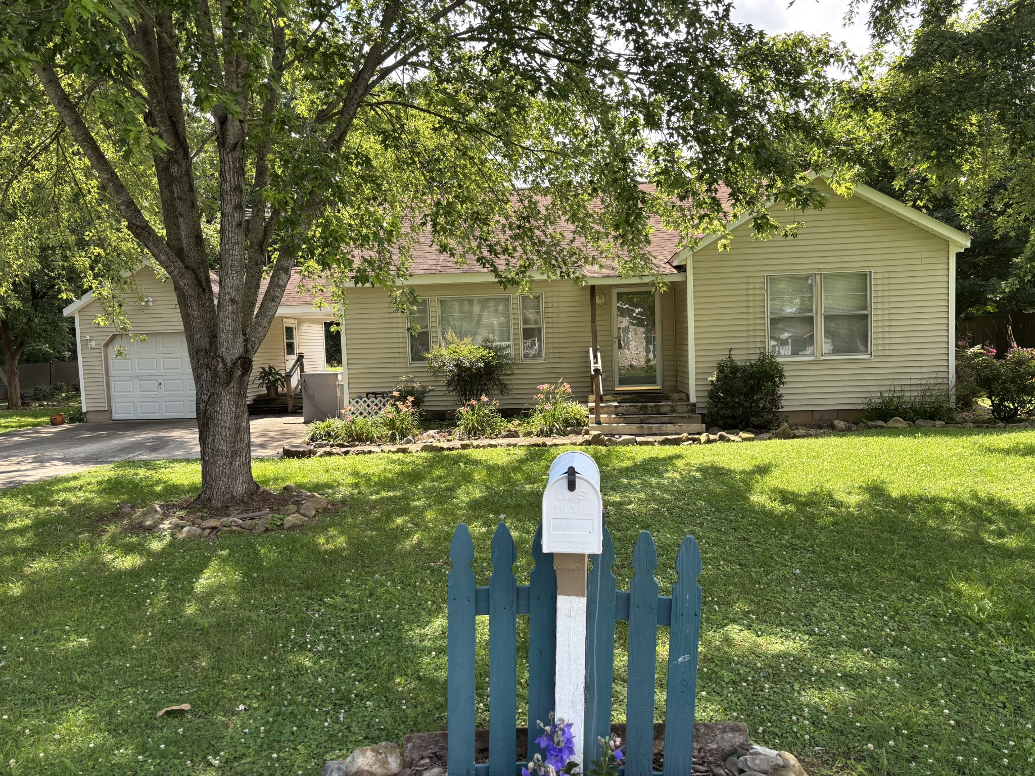 1019 Dennis Ave Property Photo 1