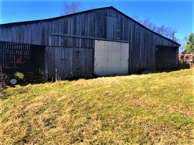 2270 Shuler Branch Rd Property Photo 5