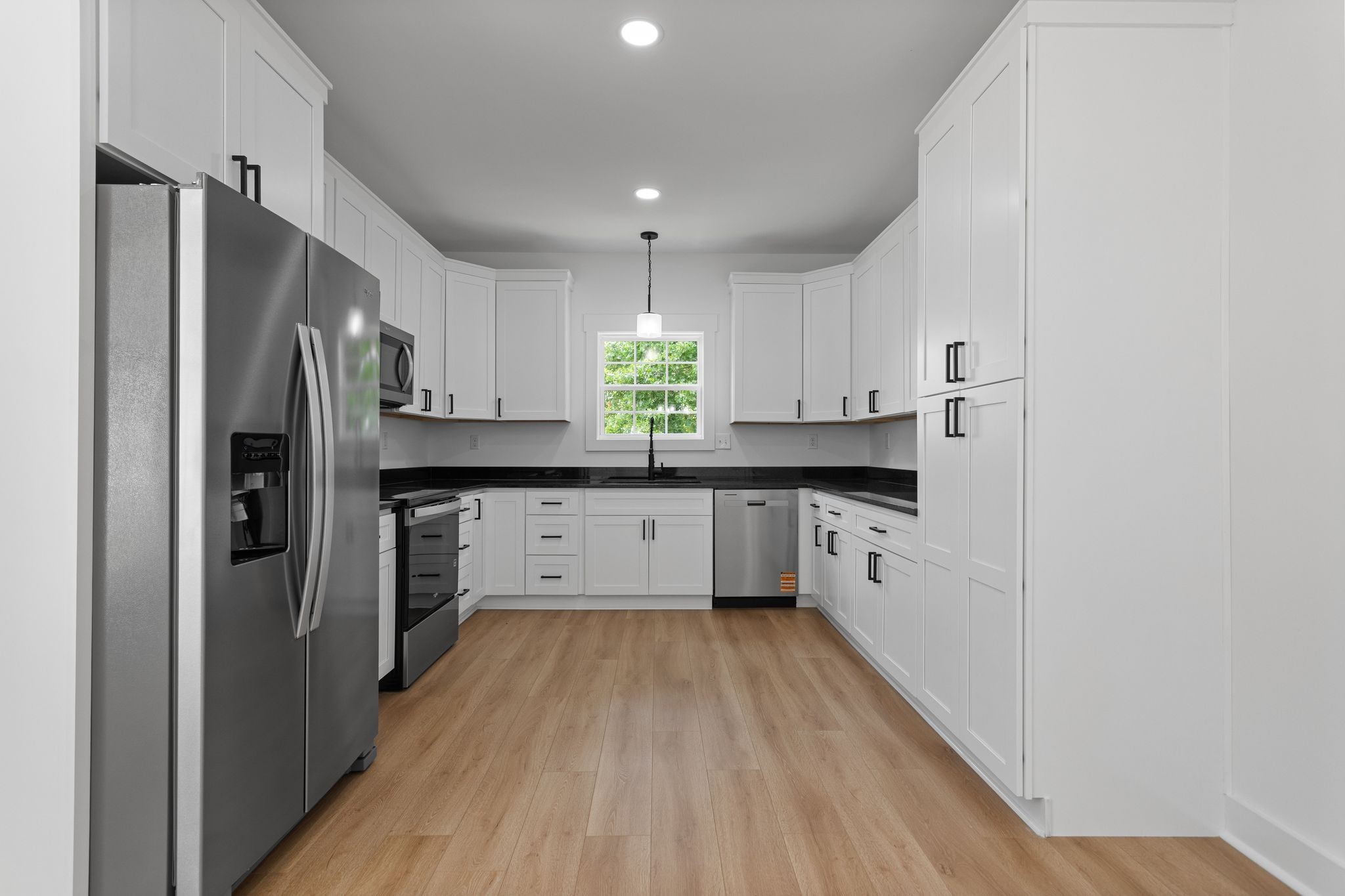 215 5th Ave, N Property Photo 9