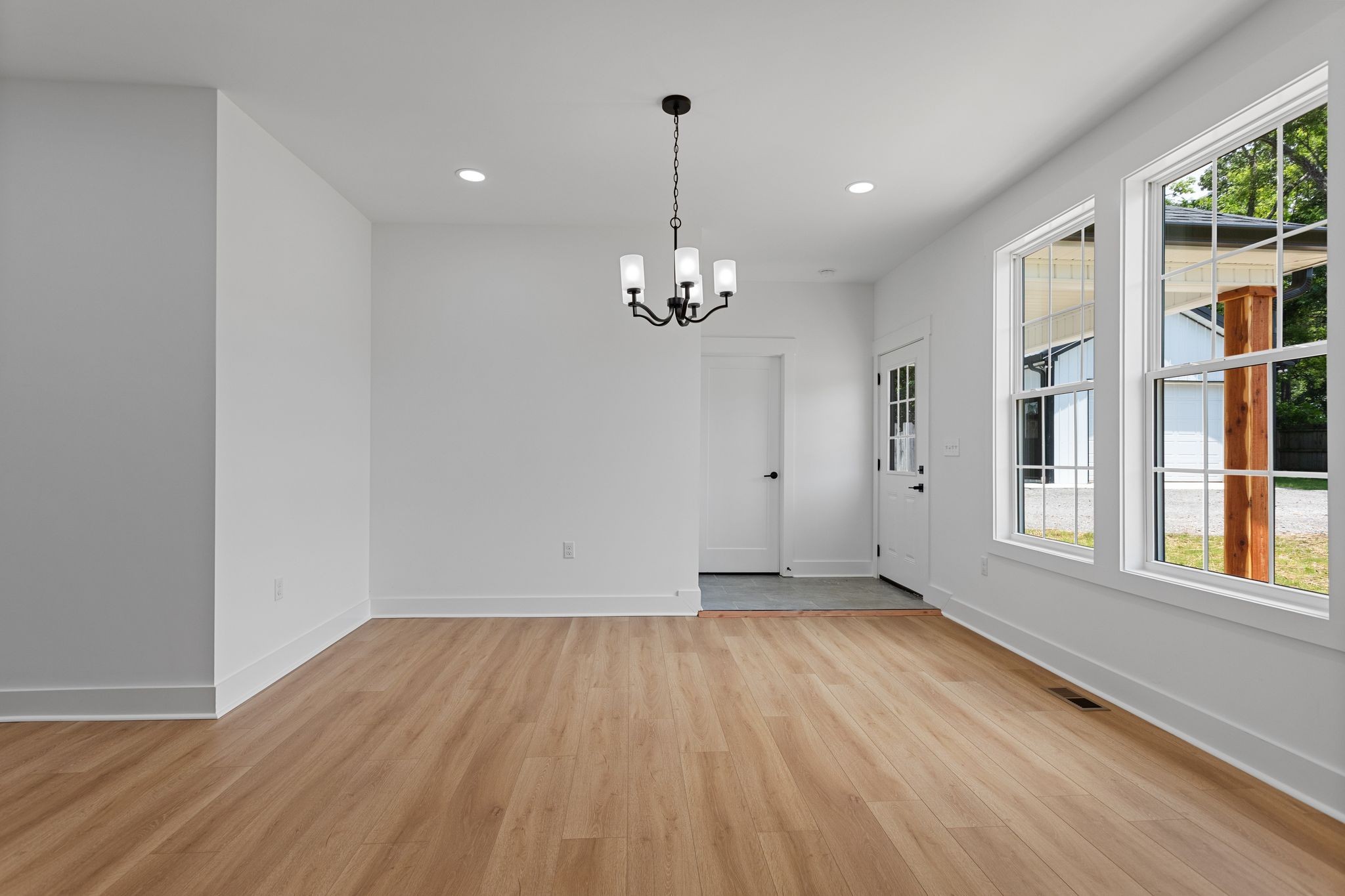 215 5th Ave, N Property Photo 10