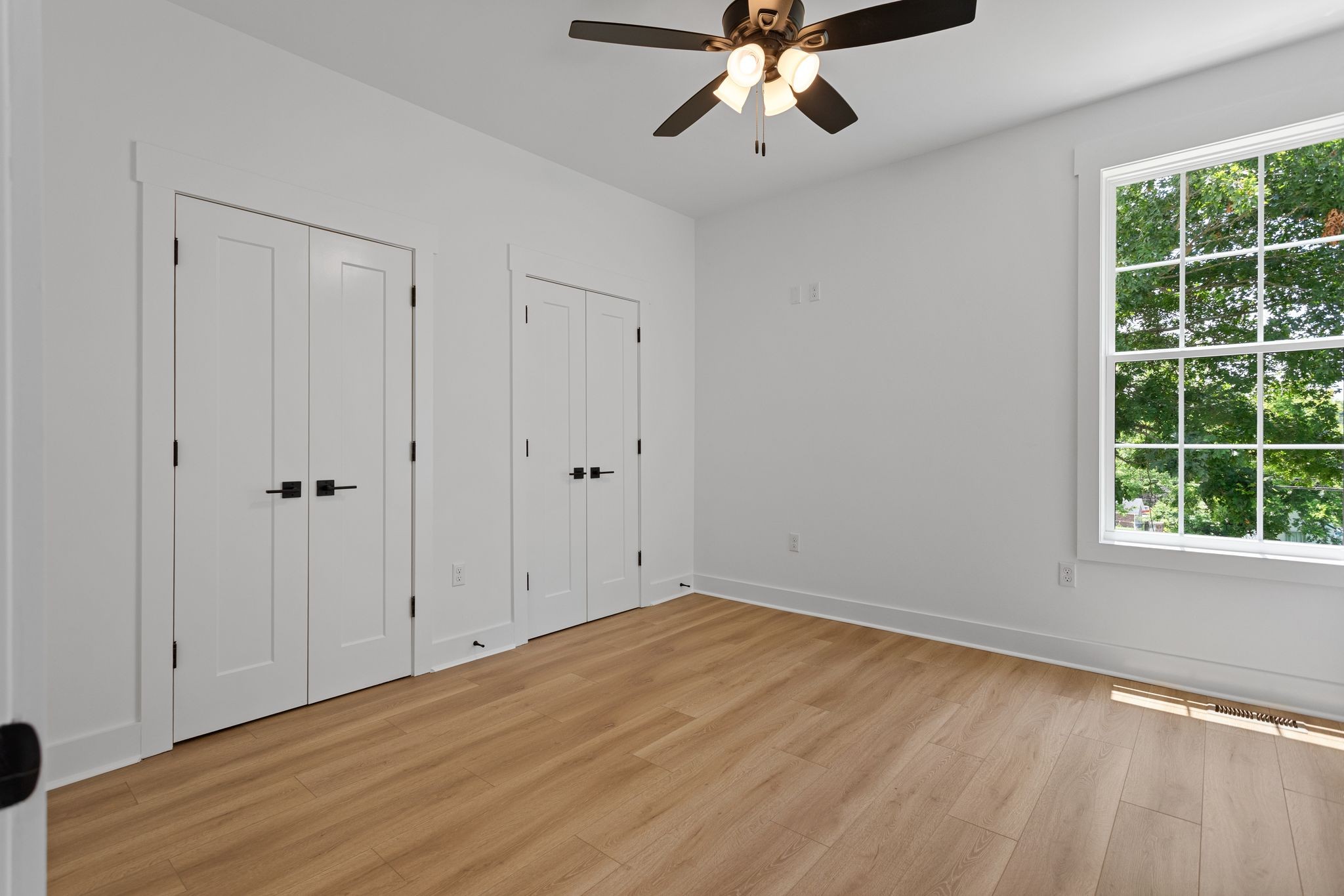 215 5th Ave, N Property Photo 19