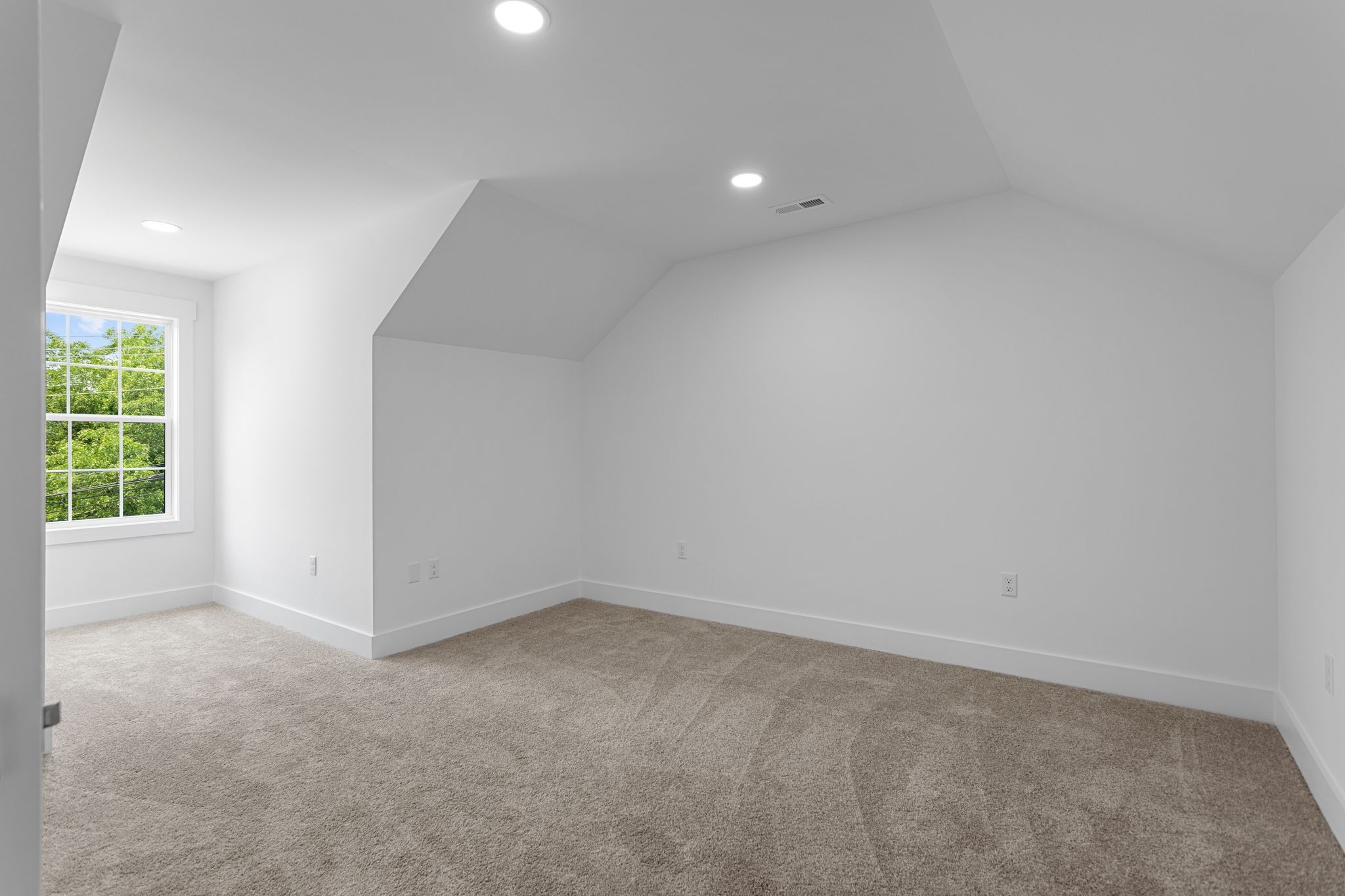 215 5th Ave, N Property Photo 21