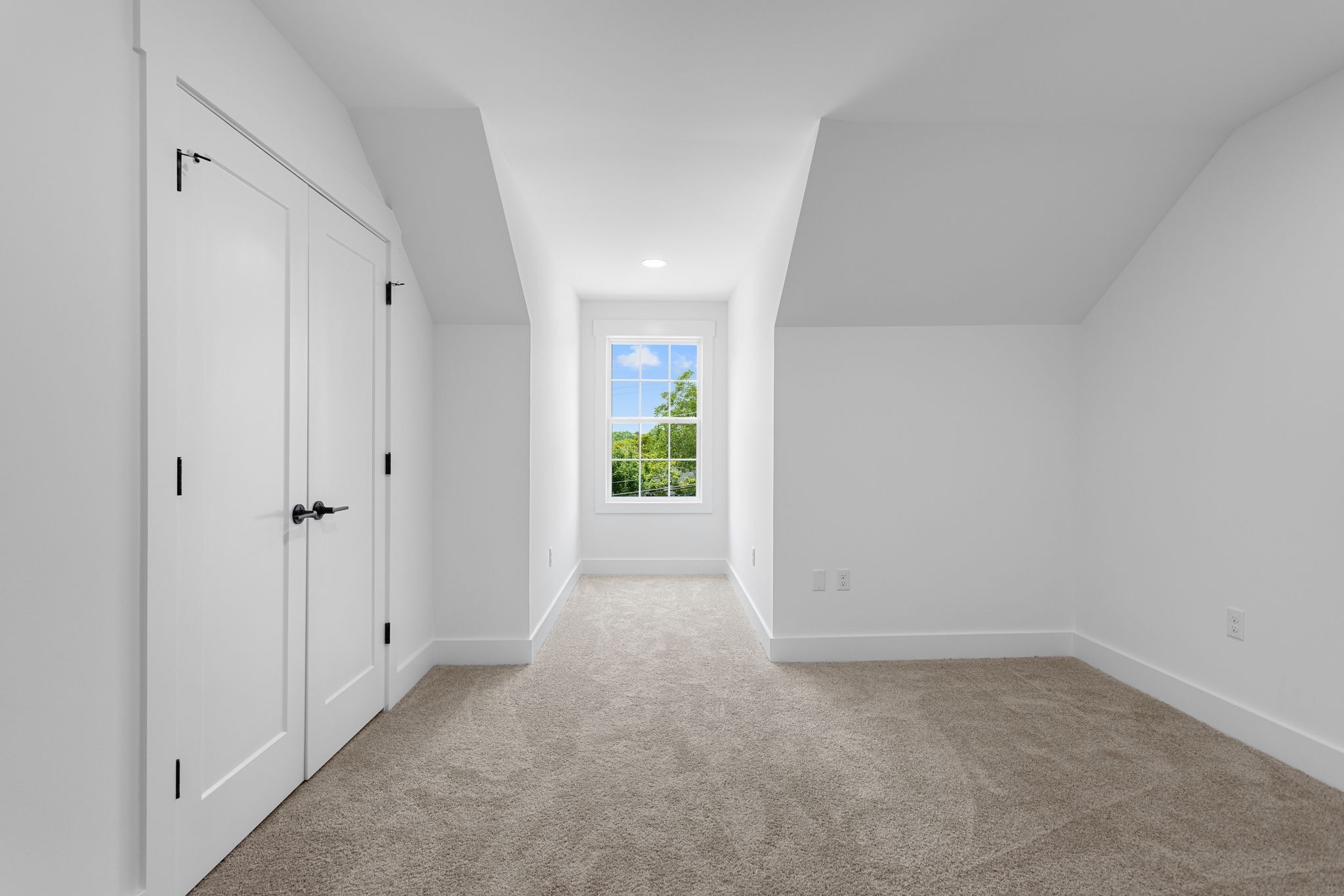 215 5th Ave, N Property Photo 22
