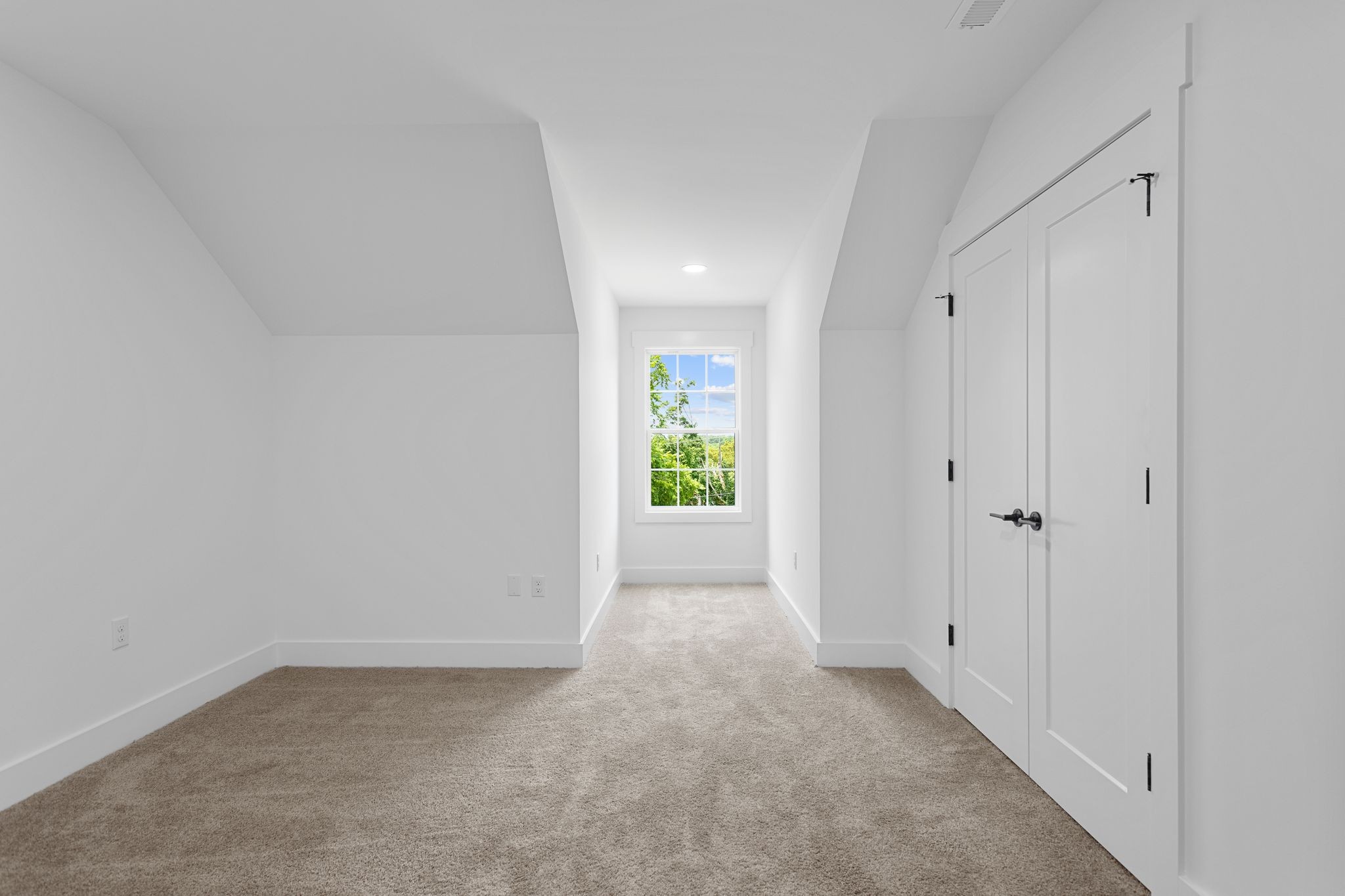 215 5th Ave, N Property Photo 25