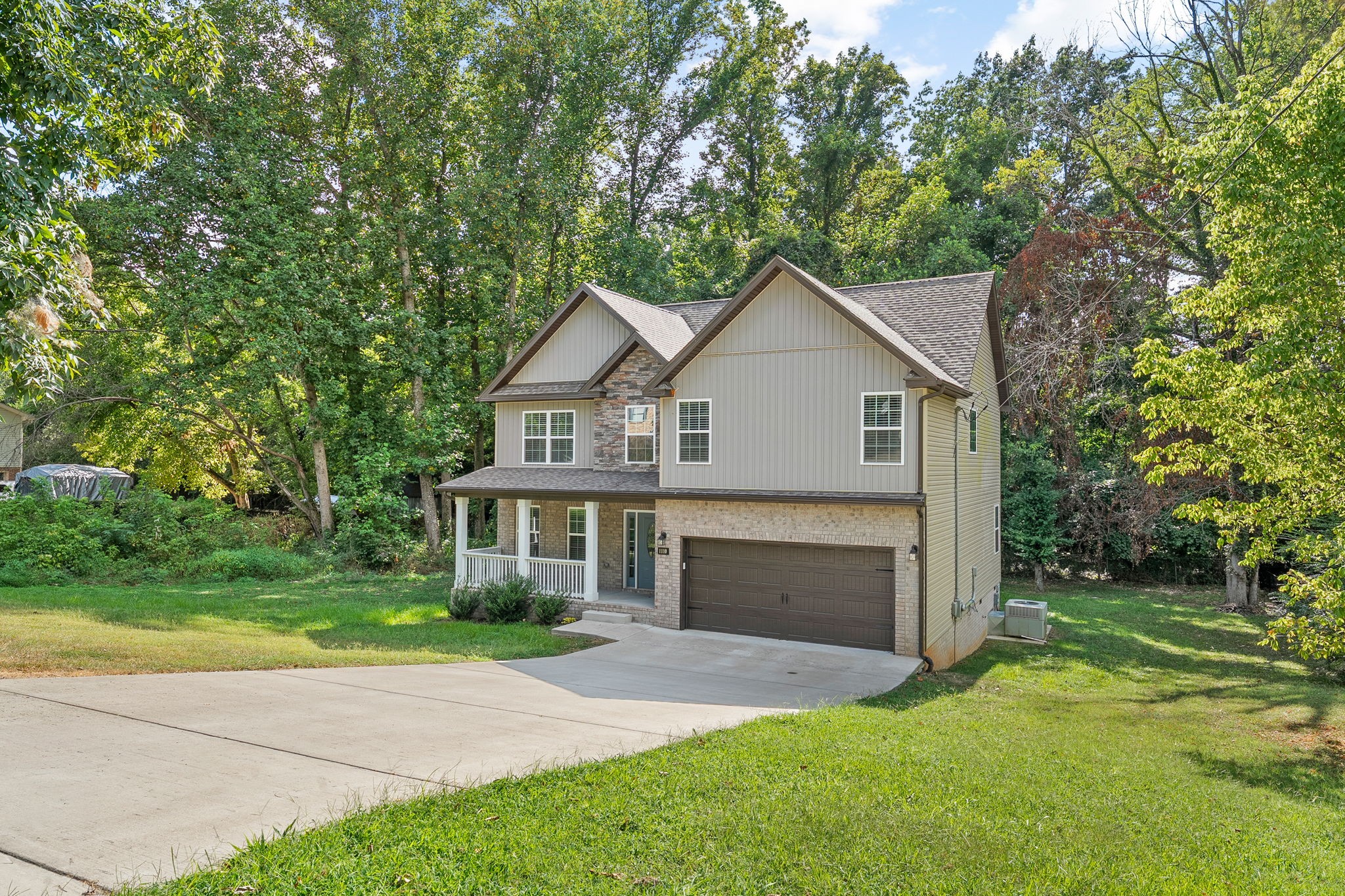 1110 Stonebrook Drive Property Photo 3