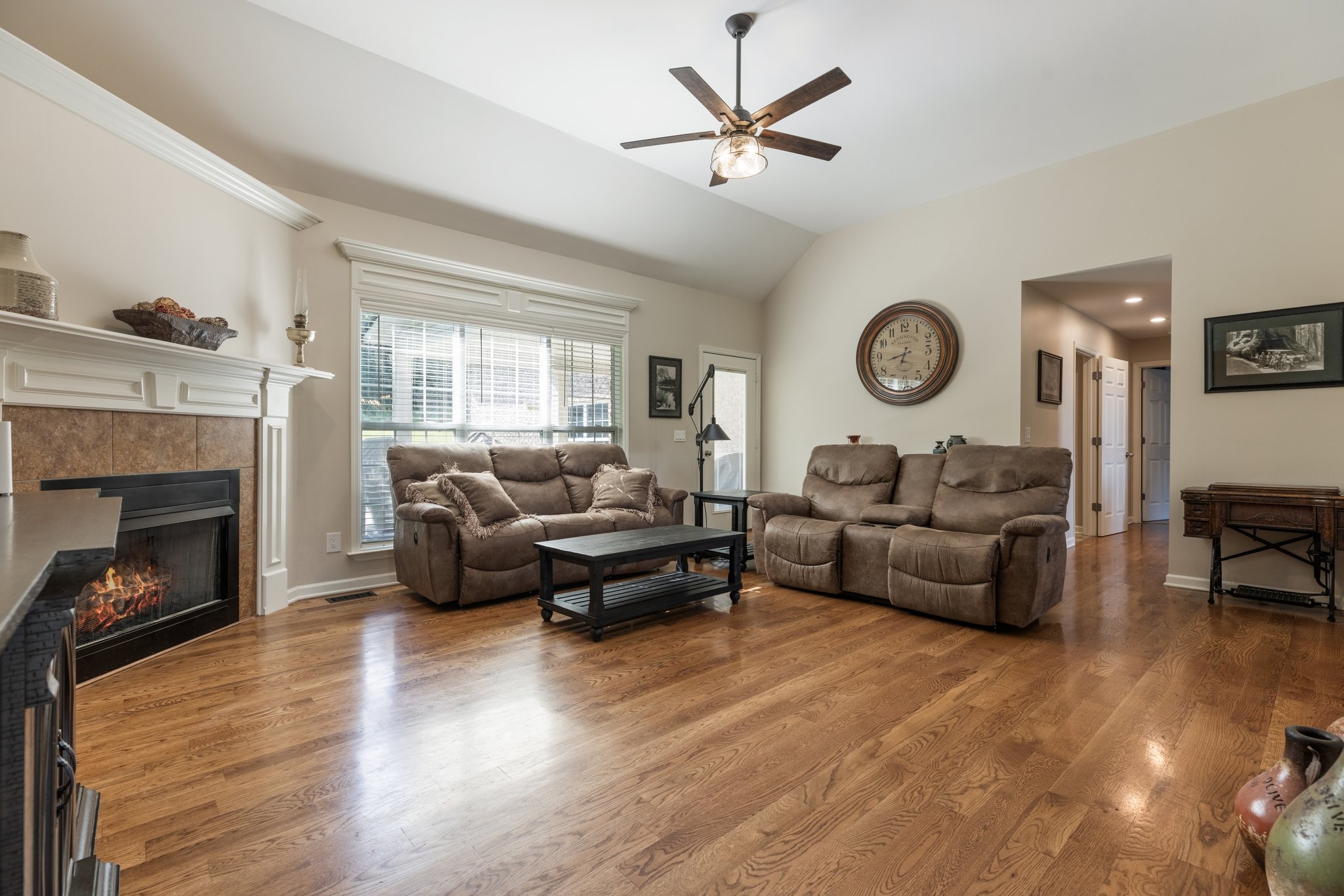 1057 The Long Run Property Photo 13