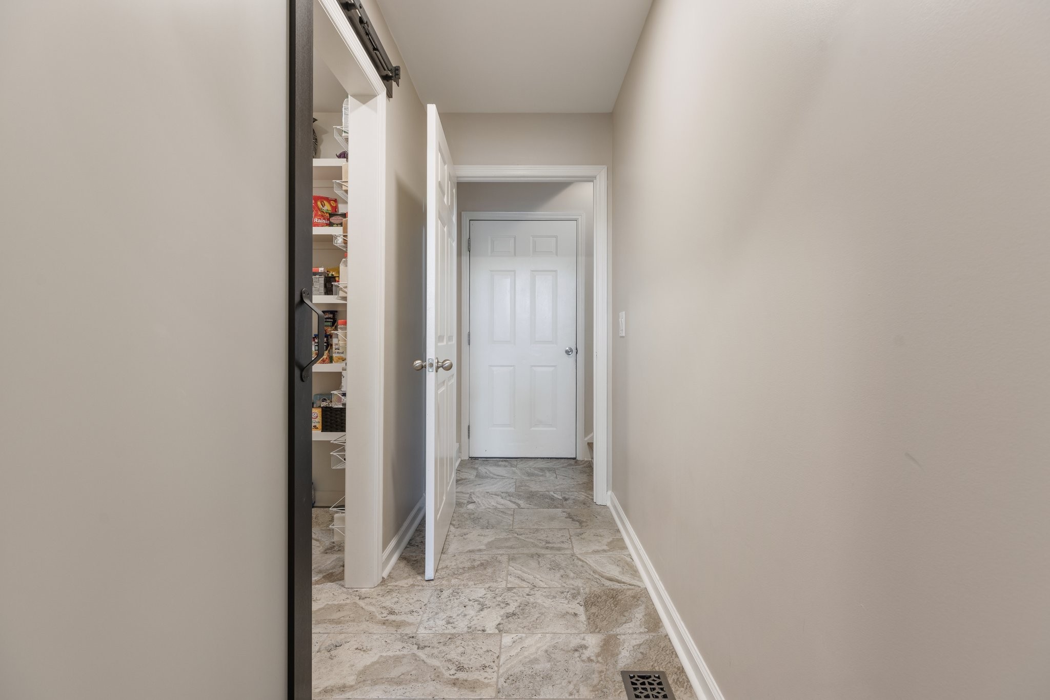1057 The Long Run Property Photo 31