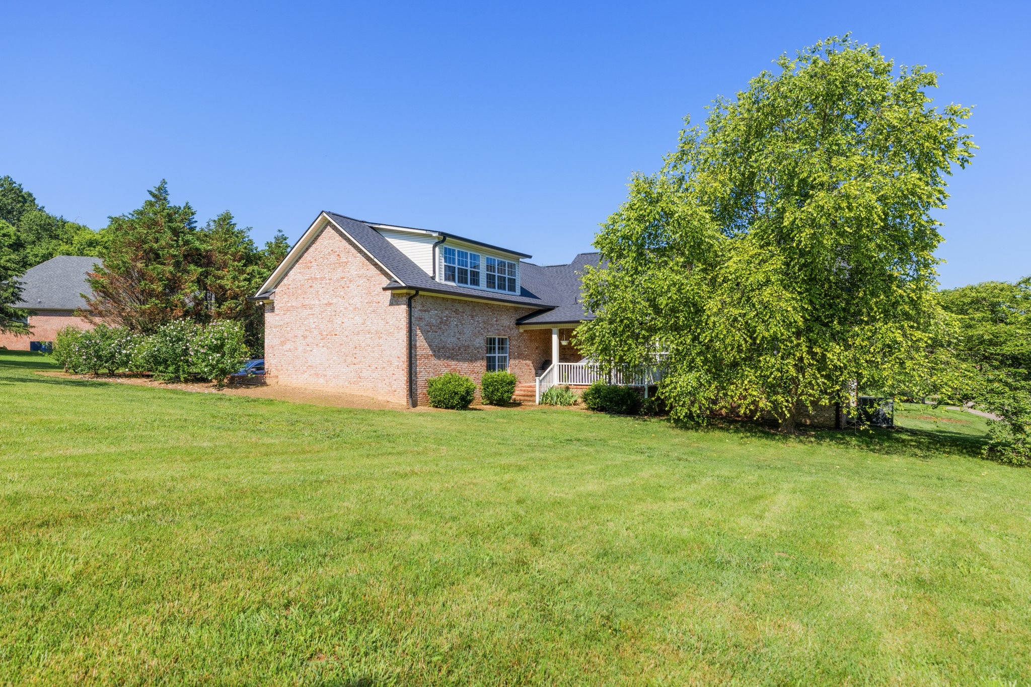 1057 The Long Run Property Photo 61
