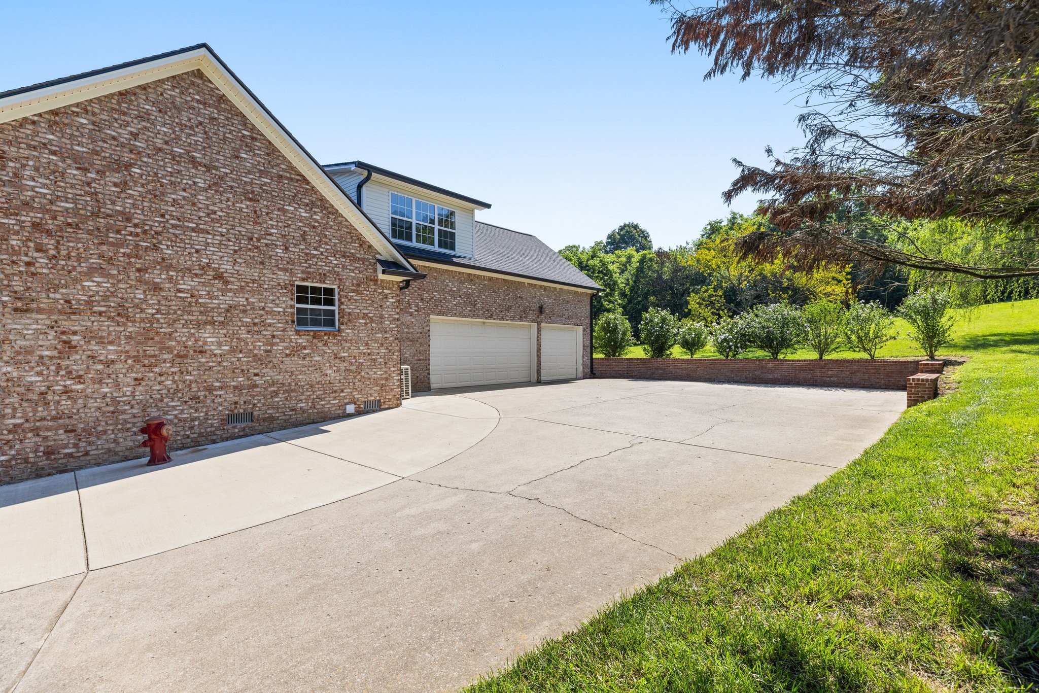 1057 The Long Run Property Photo 66