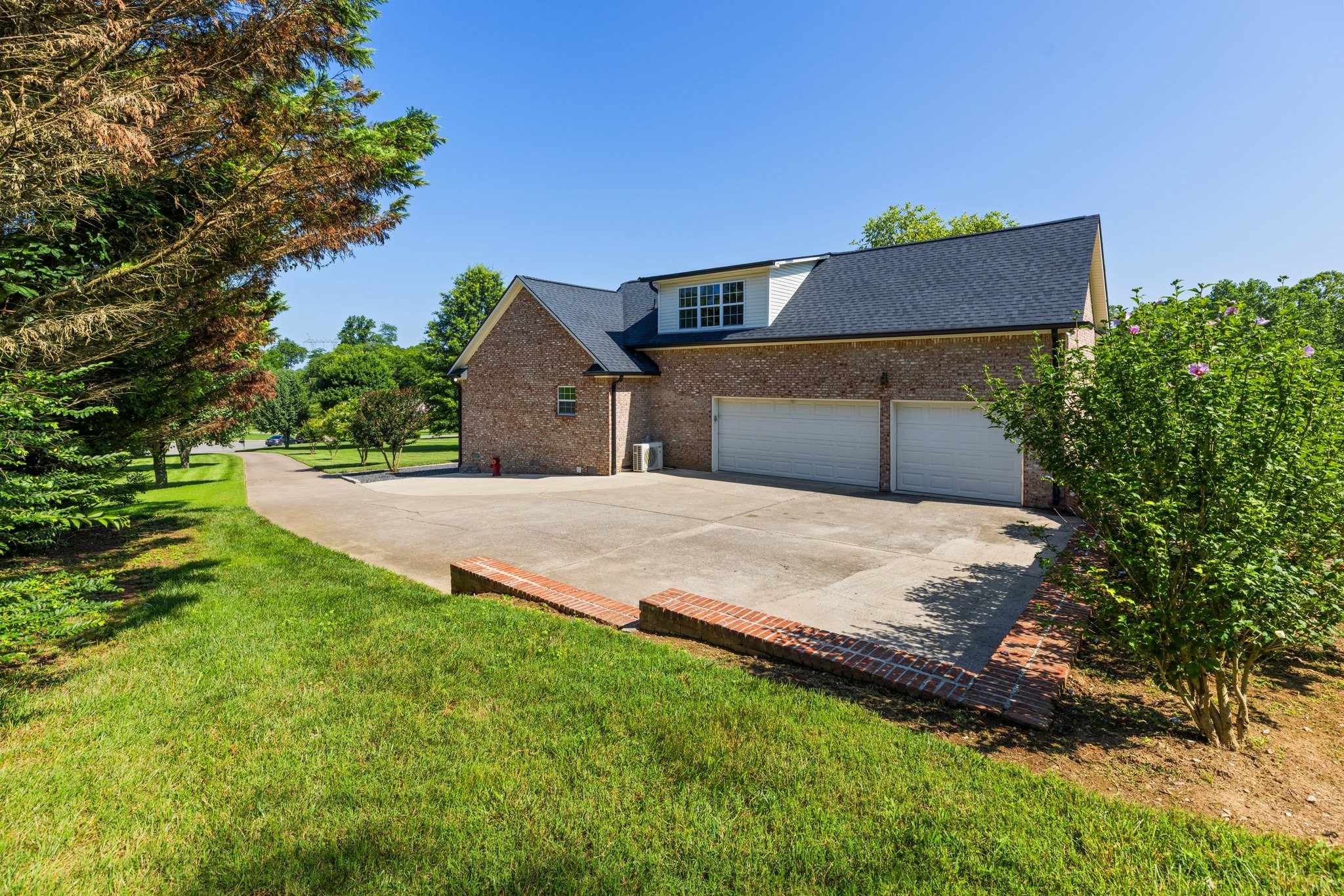 1057 The Long Run Property Photo 67