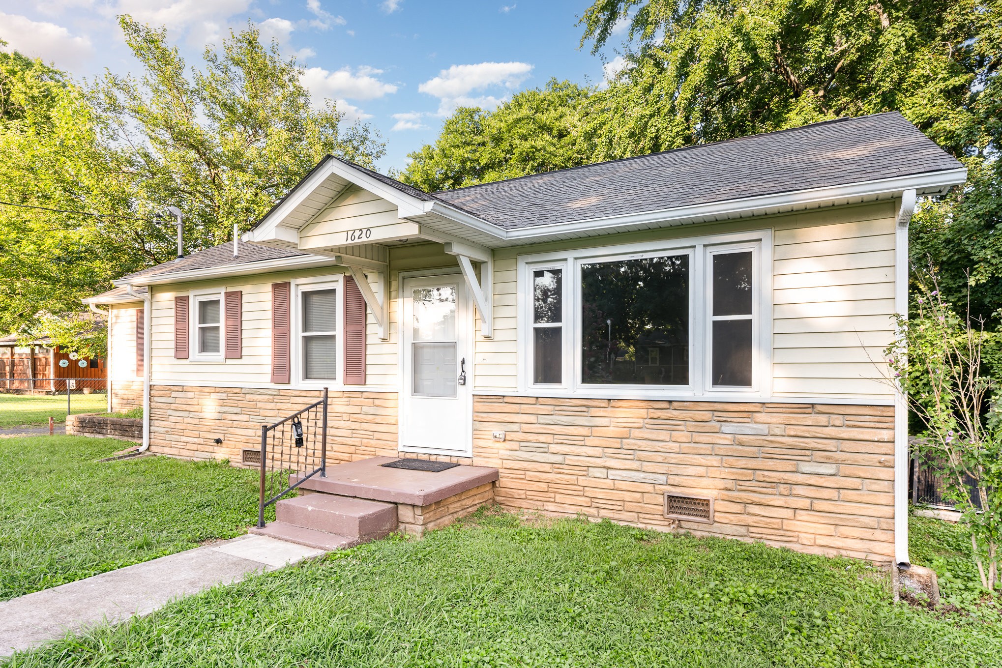 1620 Idlewood Dr Property Photo 4
