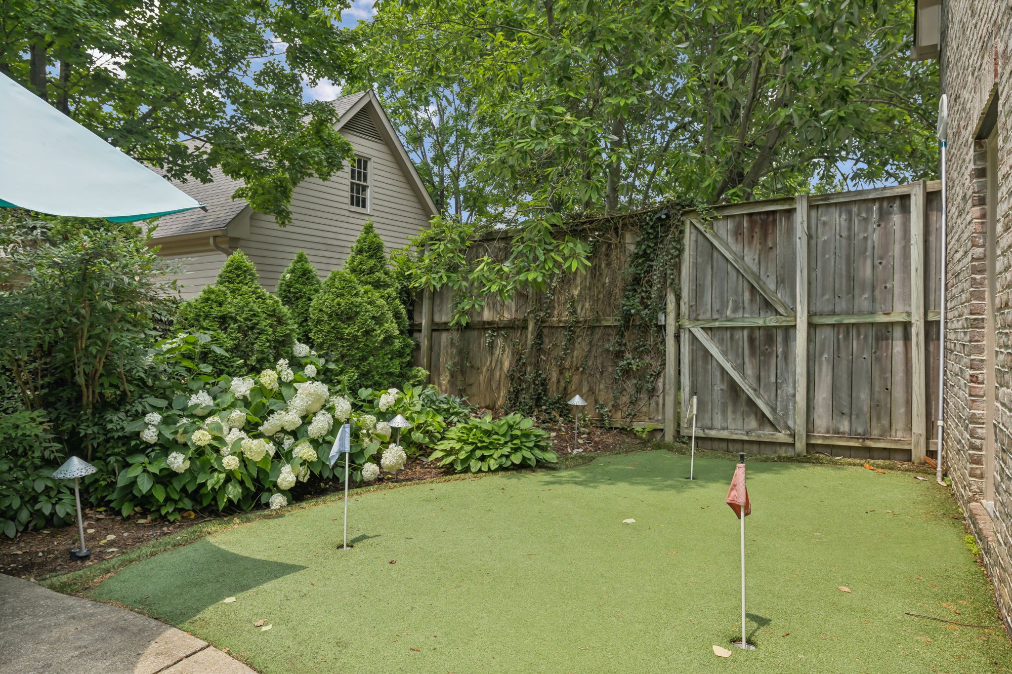 101 Wellington Park Ct Property Photo 43