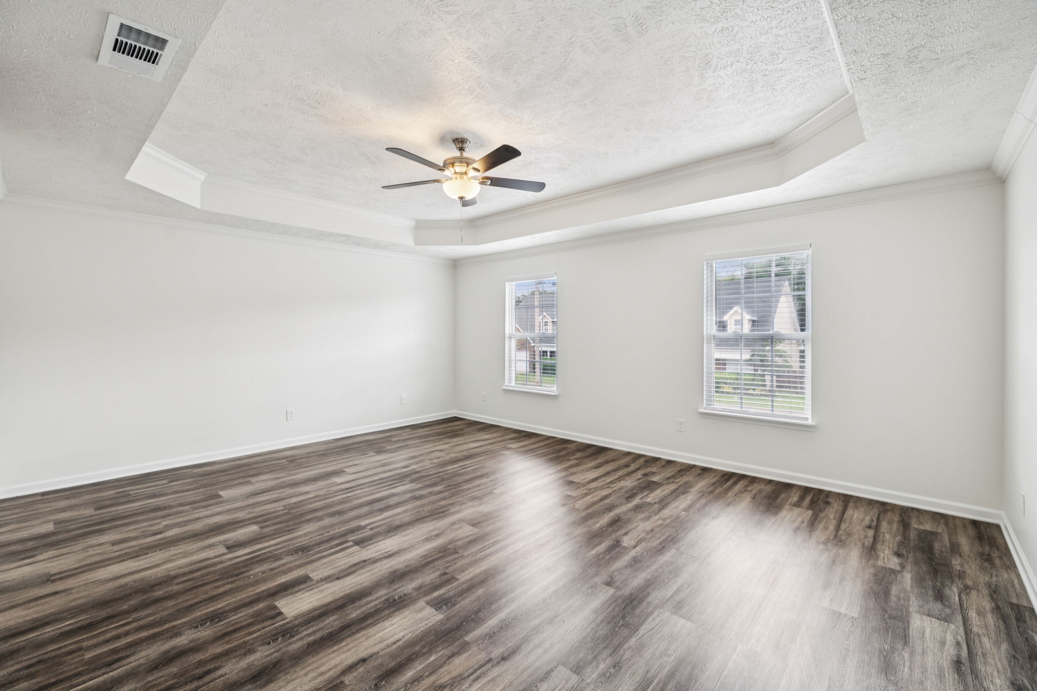 1056 Lakewalk Dr Property Photo 17