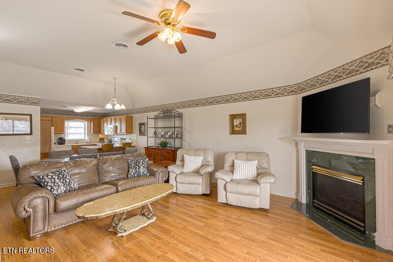 205 Ogle Drive Property Photo 14