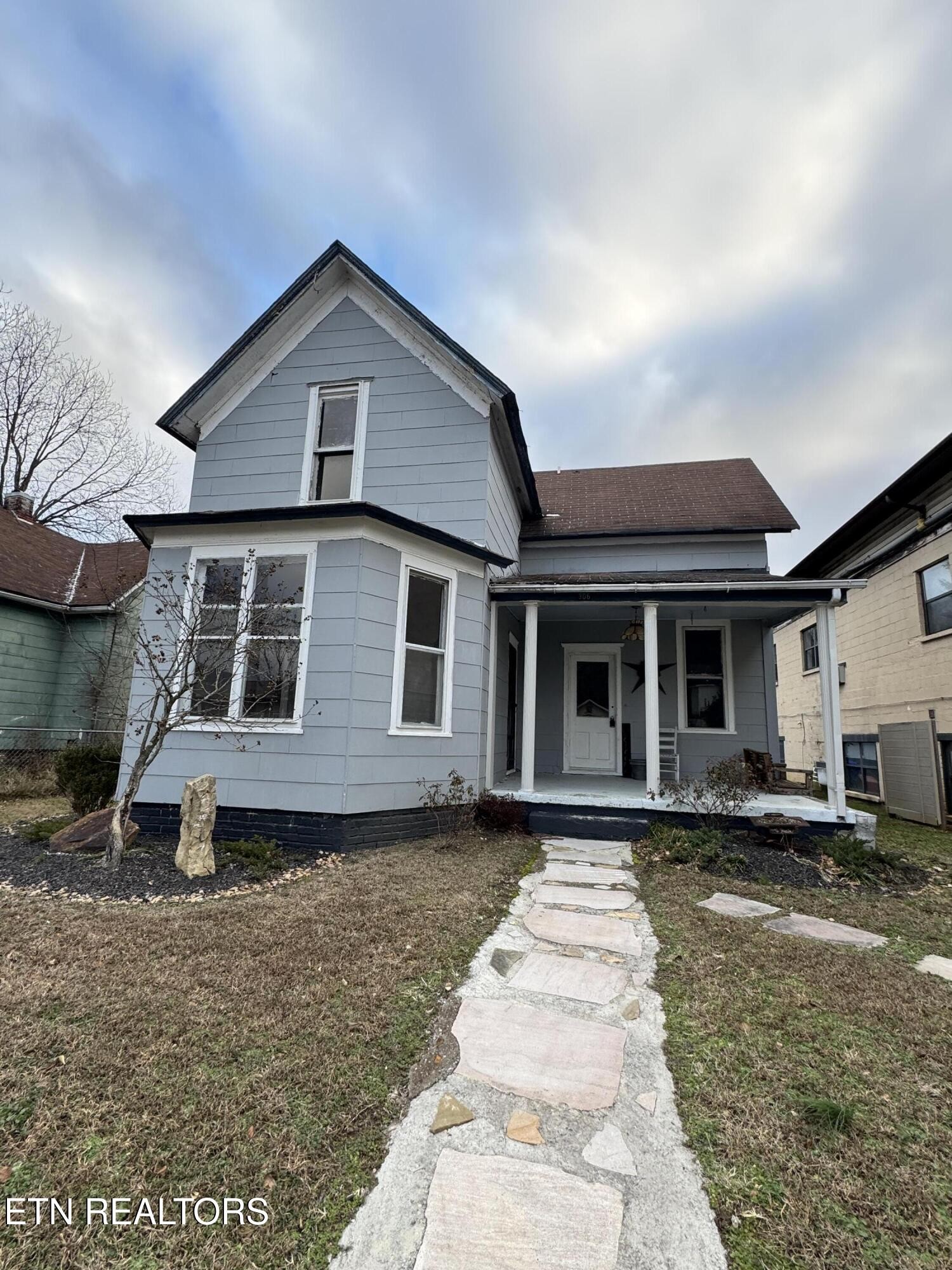 306 Carter Ave Property Photo 1