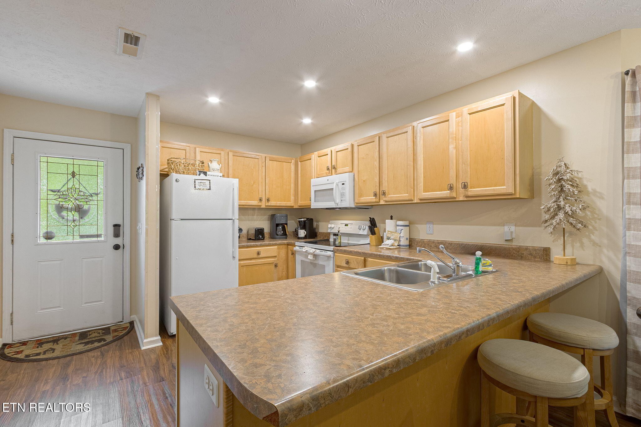 2032 Slippery Rock Circle Property Photo 9