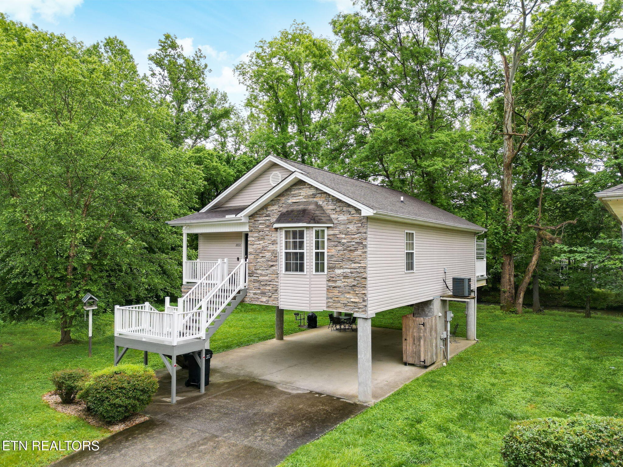 2032 Slippery Rock Circle Property Photo 13