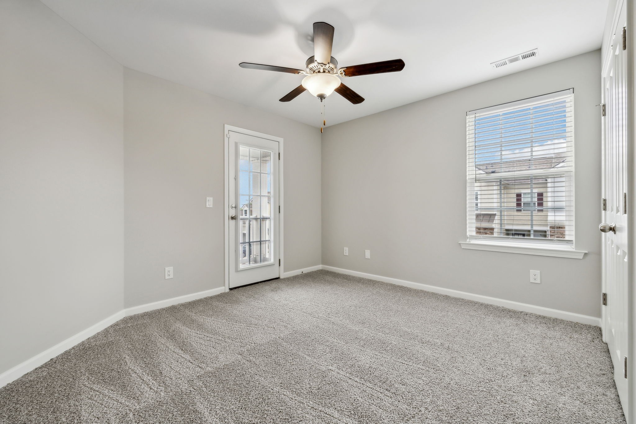100 Bergen Dr Property Photo 32