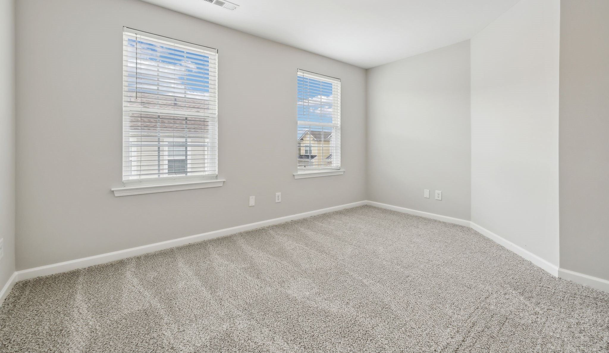 100 Bergen Dr Property Photo 35