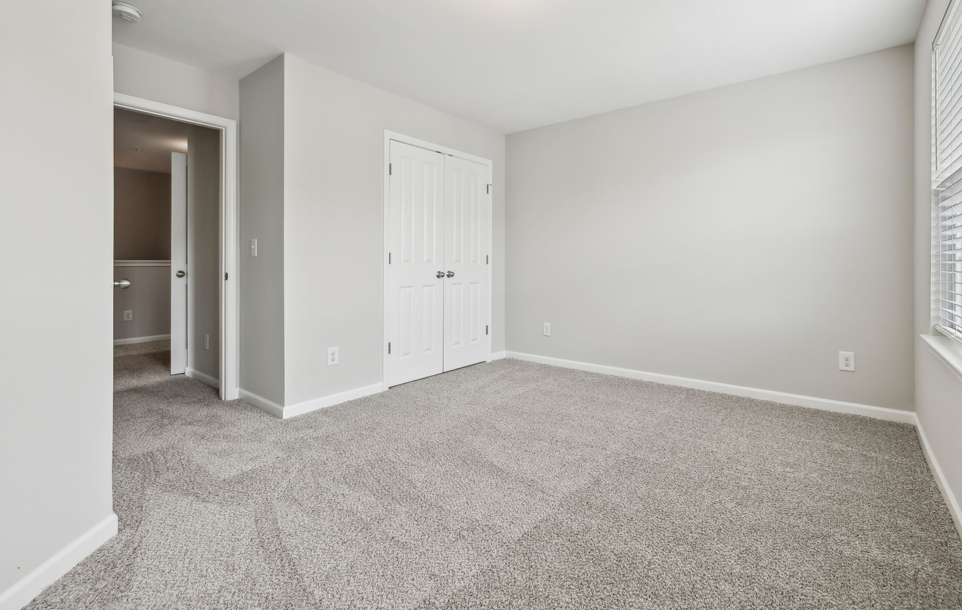 100 Bergen Dr Property Photo 36