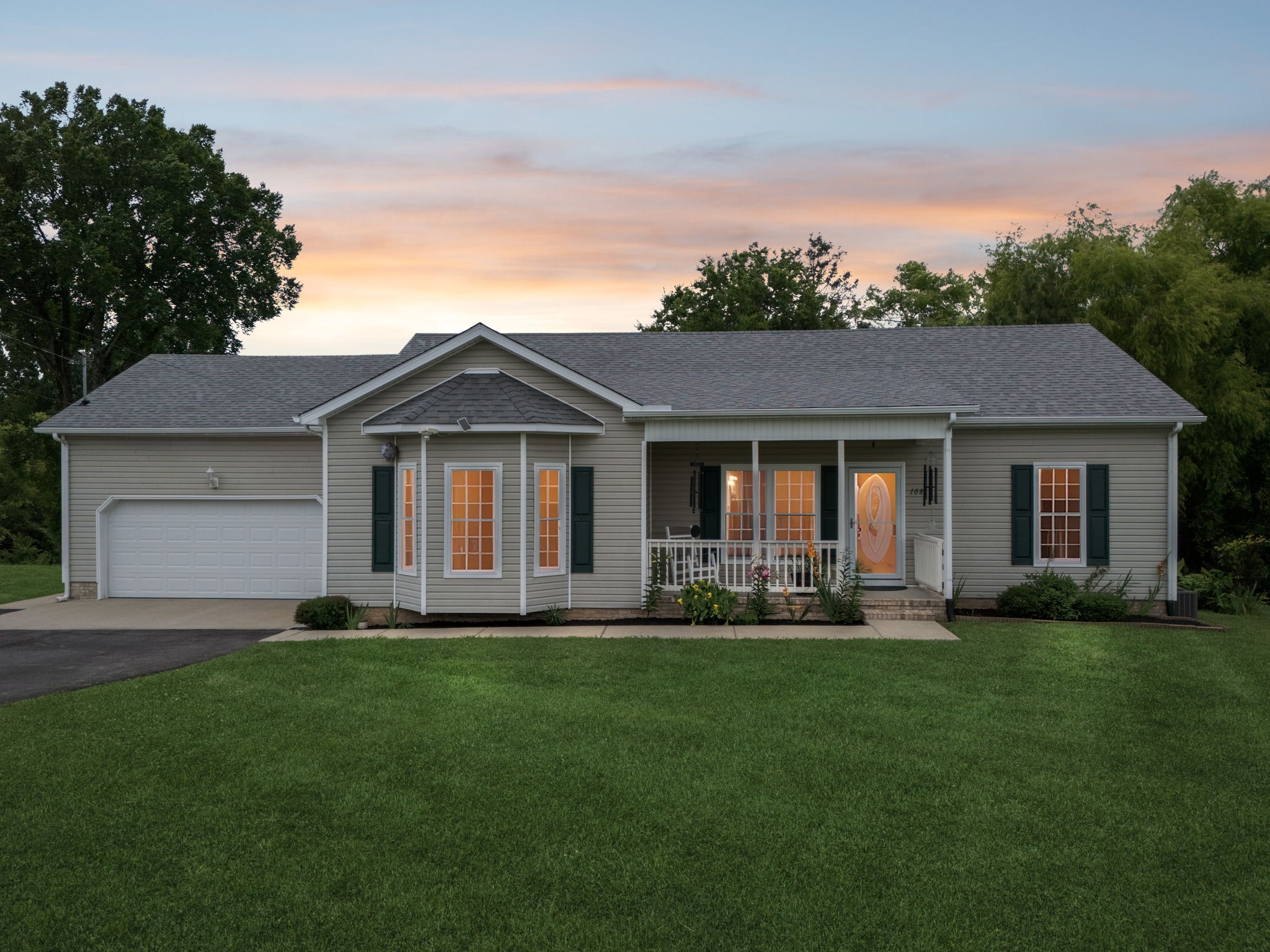 108 Southwood Lane Property Photo 1