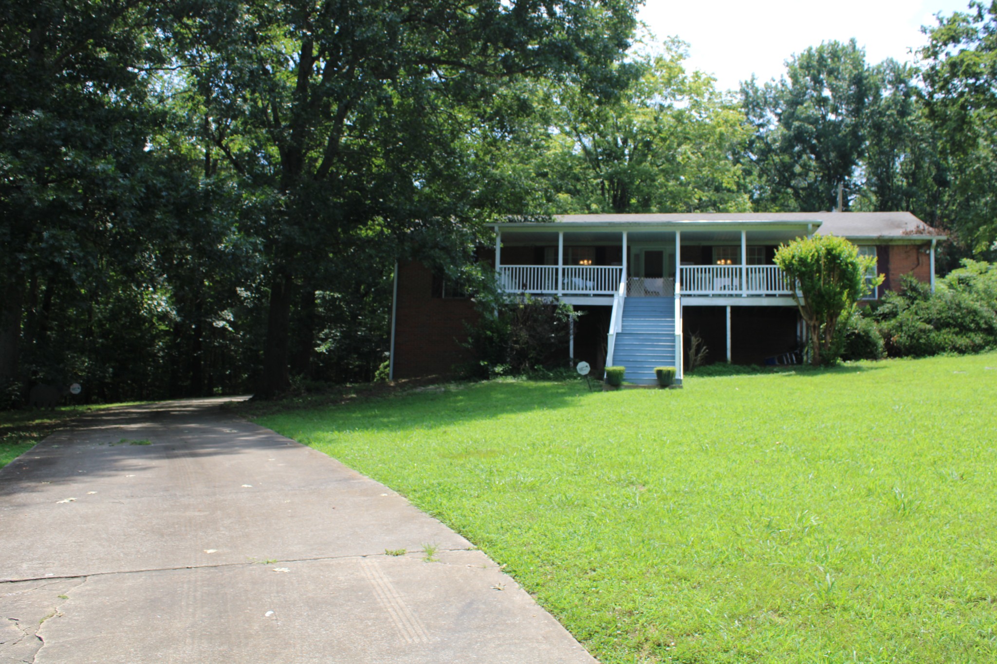 631 Holt Hollow Rd Property Photo 1