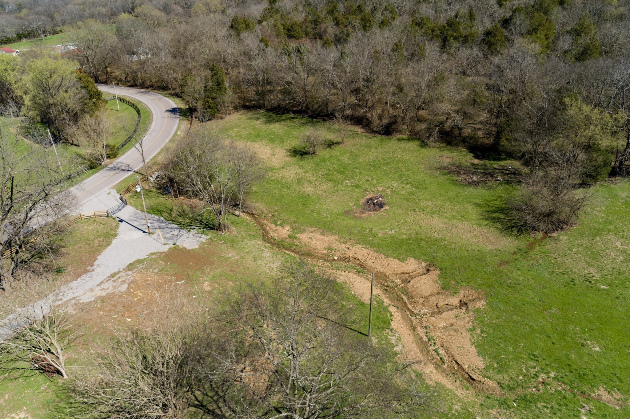 6876 Giles Hill Rd Property Photo 3