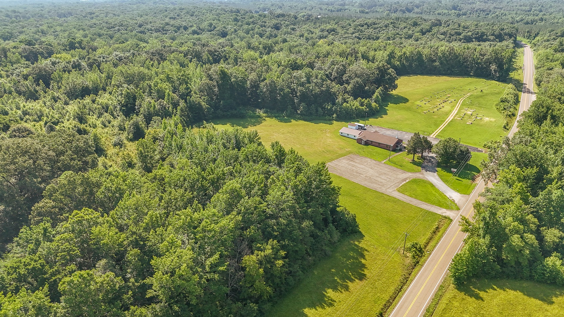 495 Highway 22 Property Photo 1