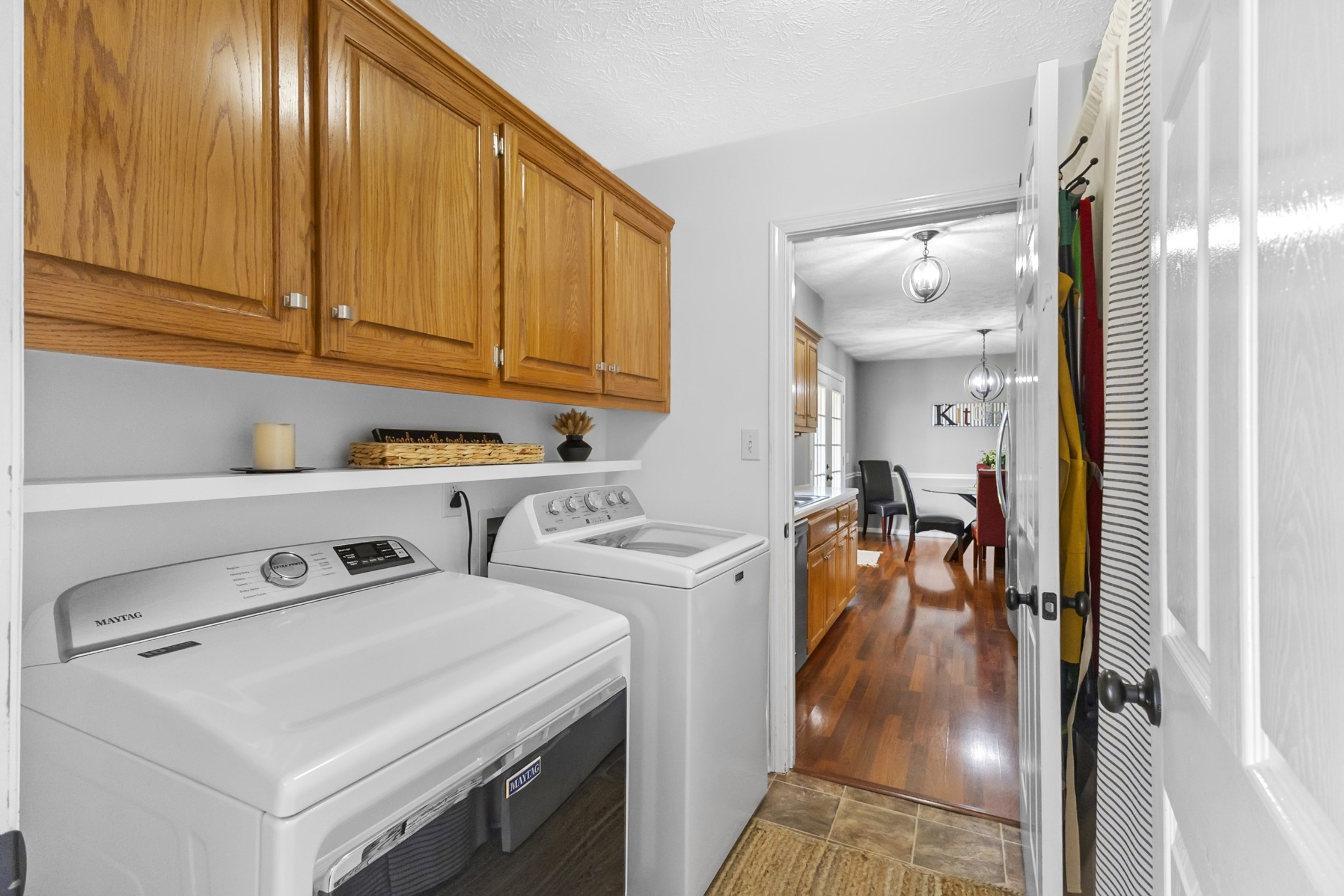 834 College St Property Photo 17