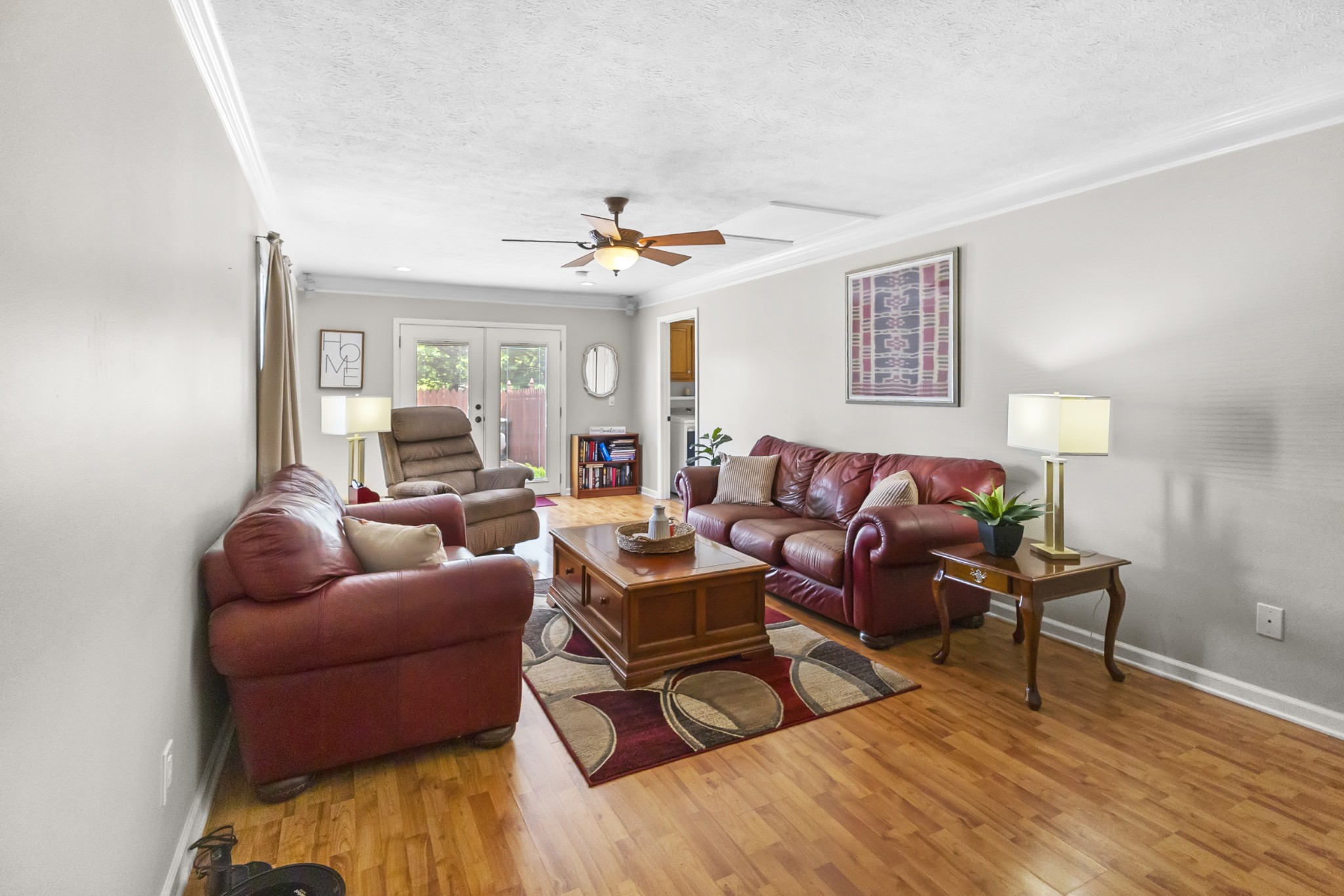 834 College St Property Photo 27