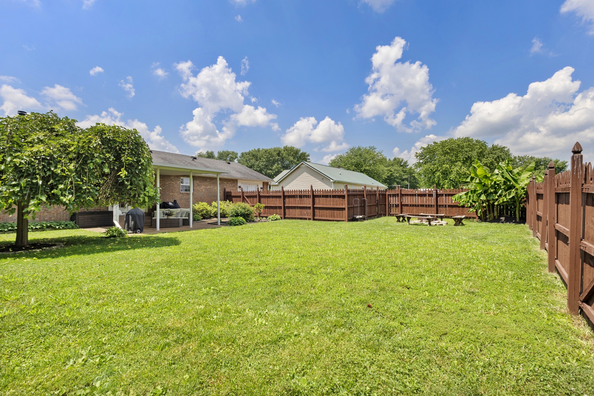 834 College St Property Photo 37