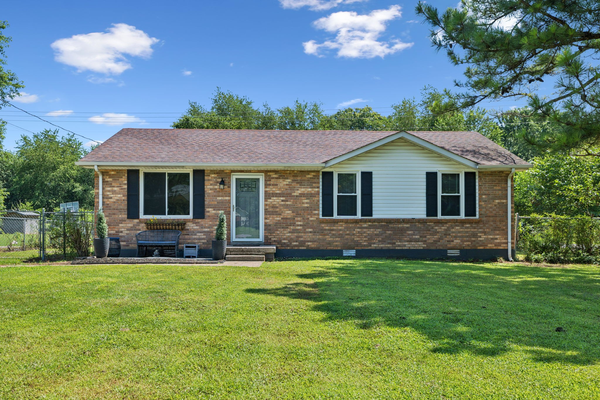 8124 Cooper Dr Property Photo 1