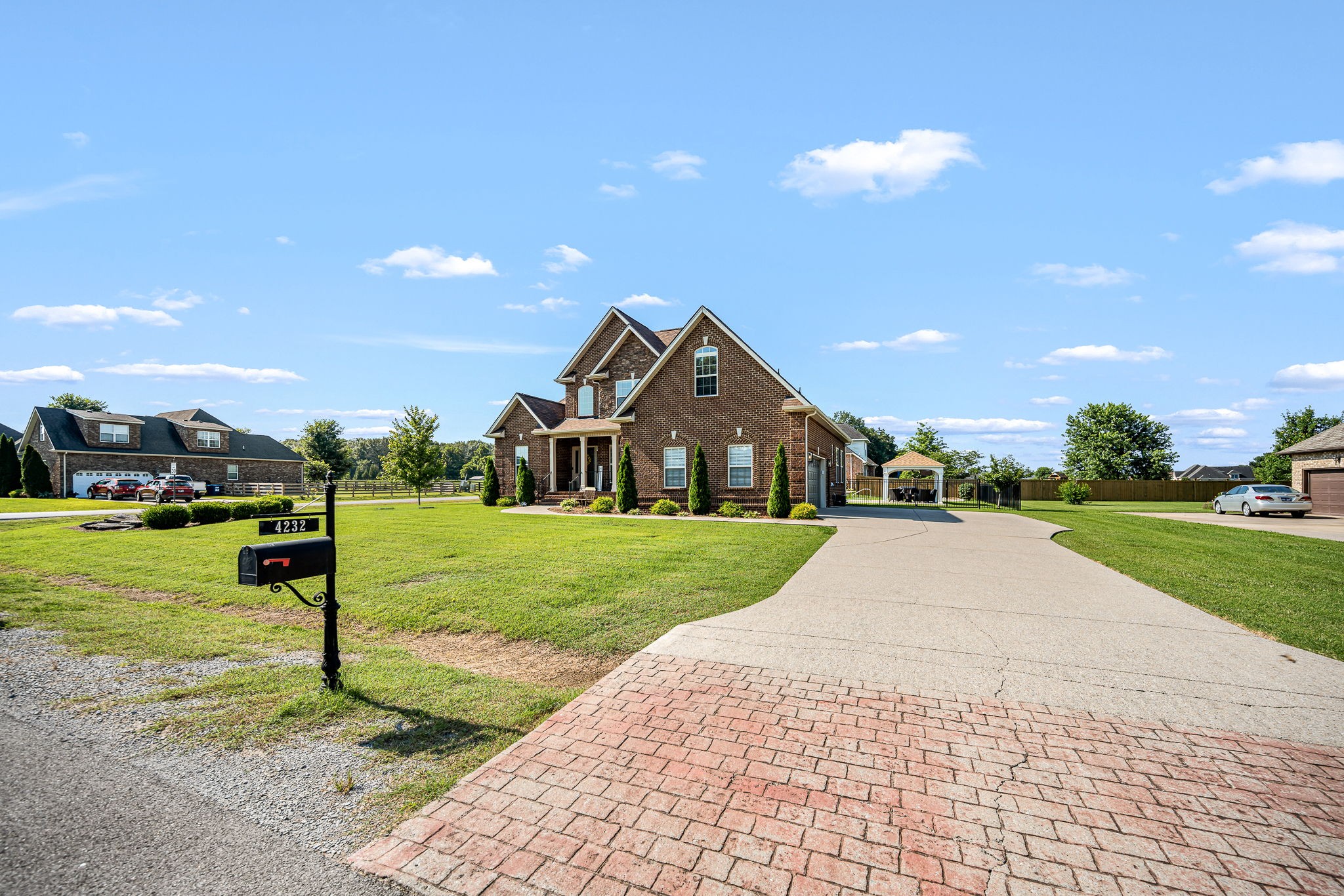 4232 Thoroughbred Ln Property Photo 8
