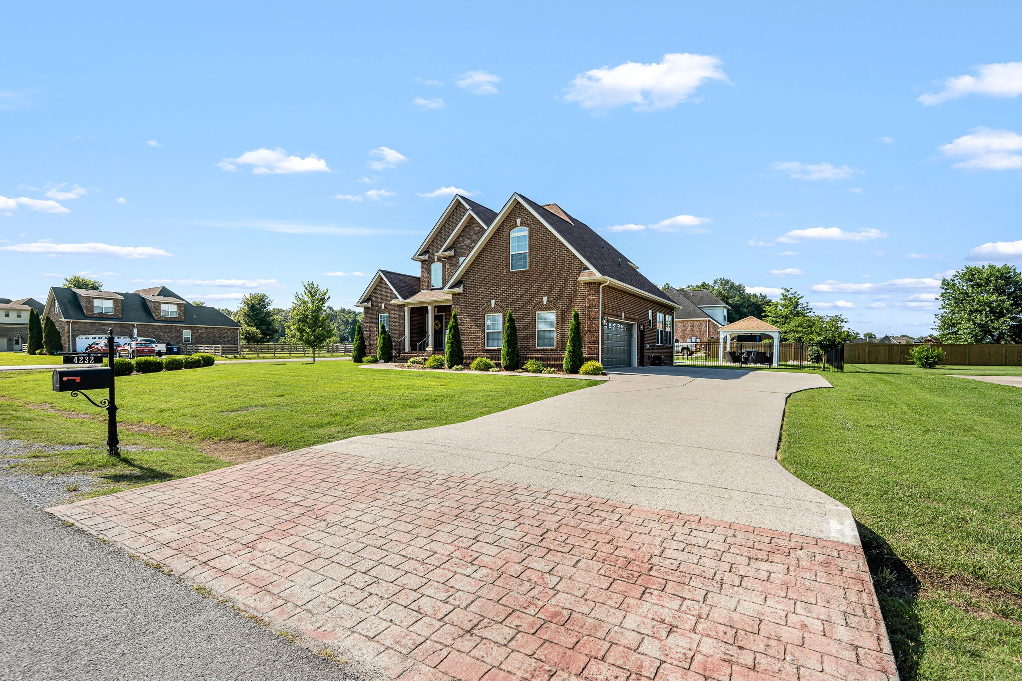 4232 Thoroughbred Ln Property Photo 9