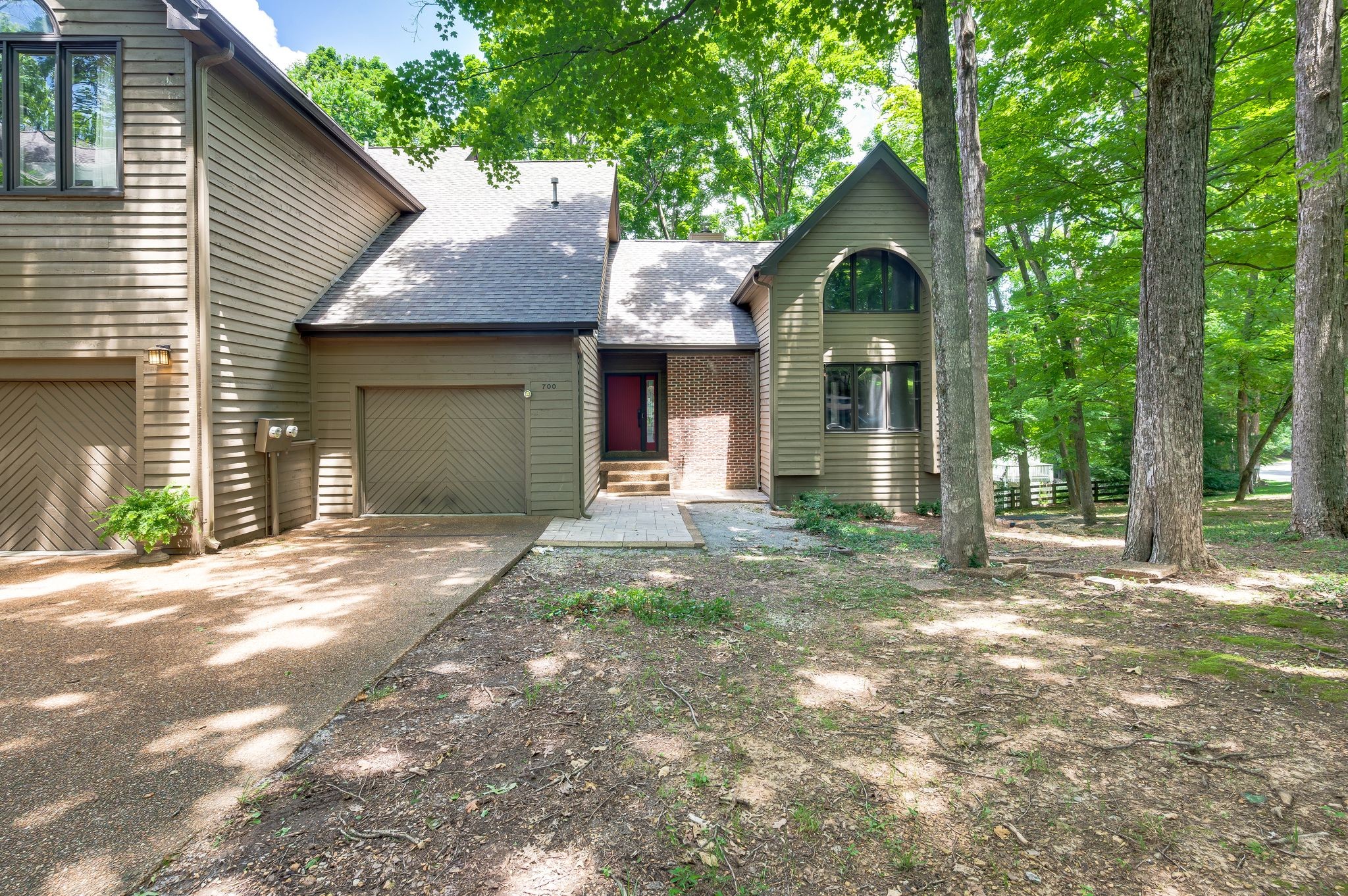 700 Harpeth Trace Dr Property Photo 1